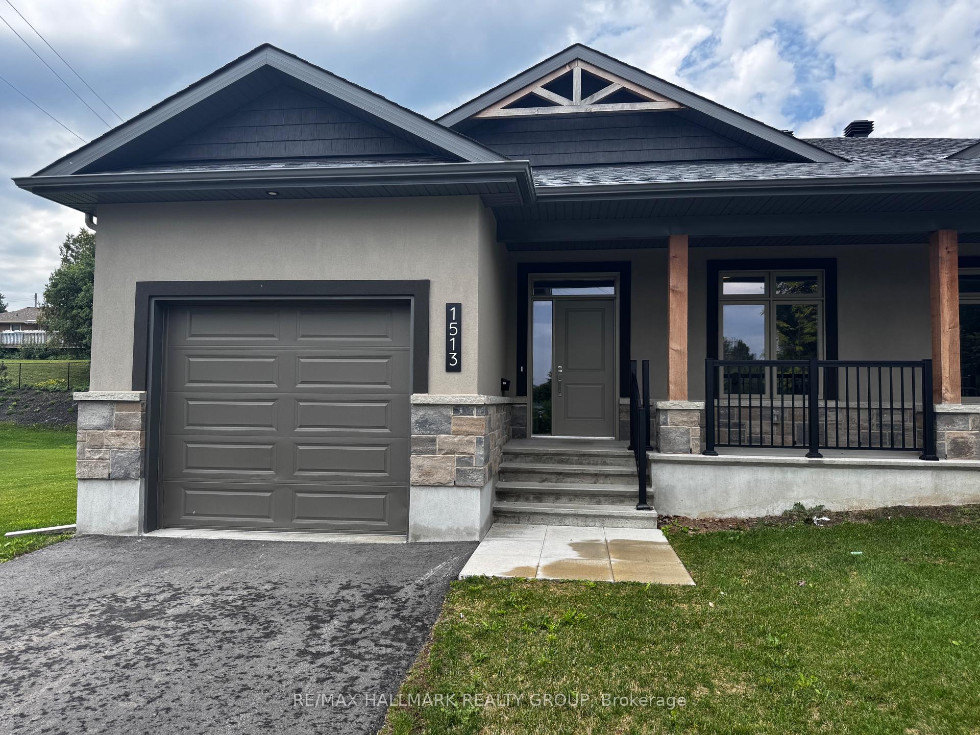 Photo of 1513 Flanders Road