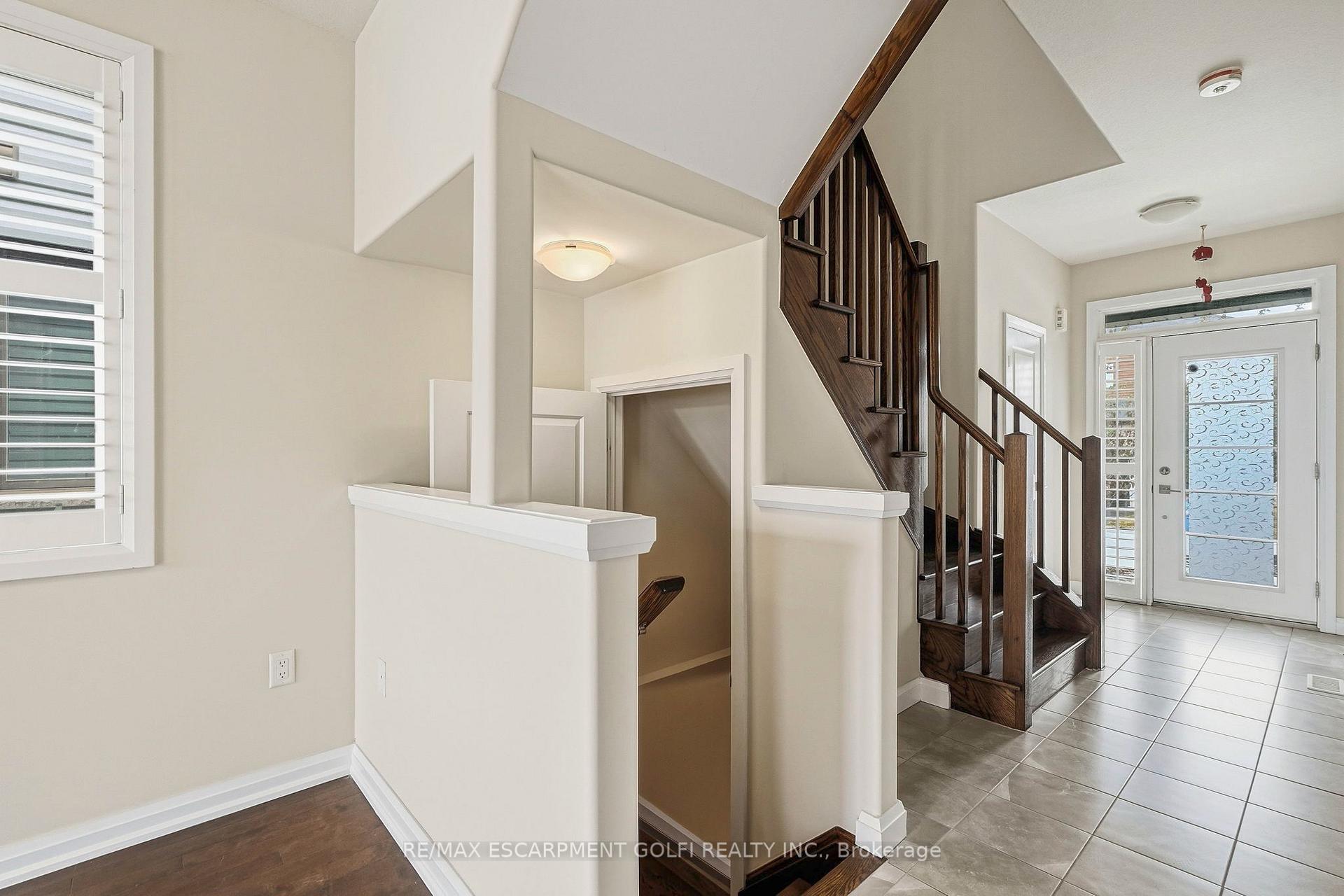 Photo 31 of 8 Rouley Lane, Hamilton, Ancaster — HOMEH