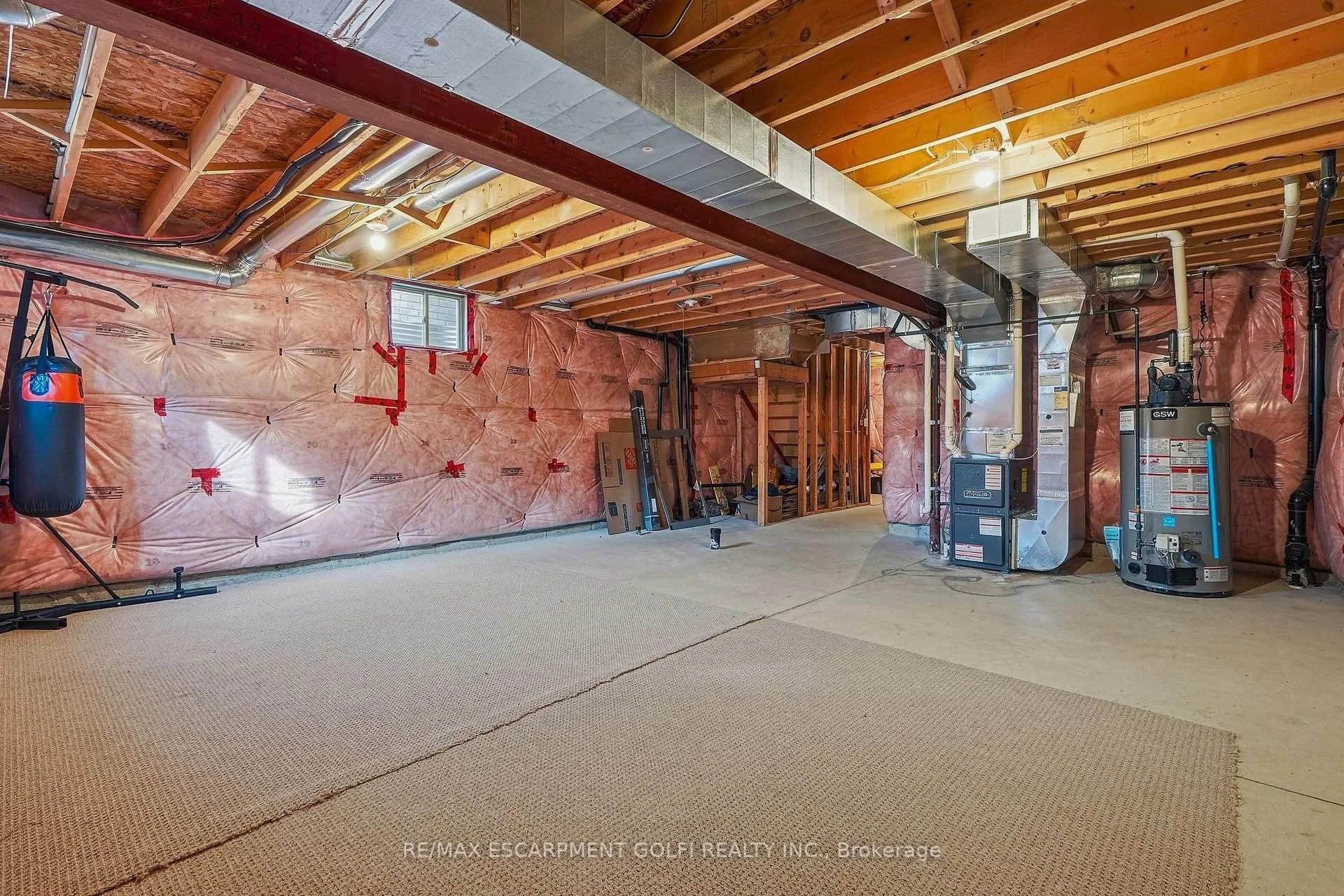 Photo 12 of 8 Rouley Lane, Hamilton, Ancaster — HOMEH
