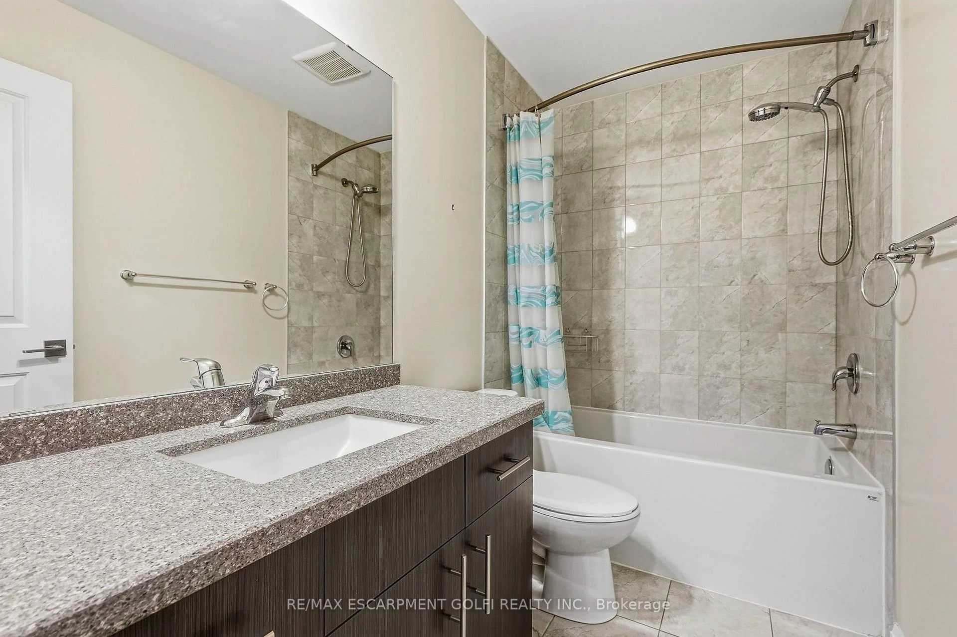 Photo 26 of 8 Rouley Lane, Hamilton, Ancaster — HOMEH