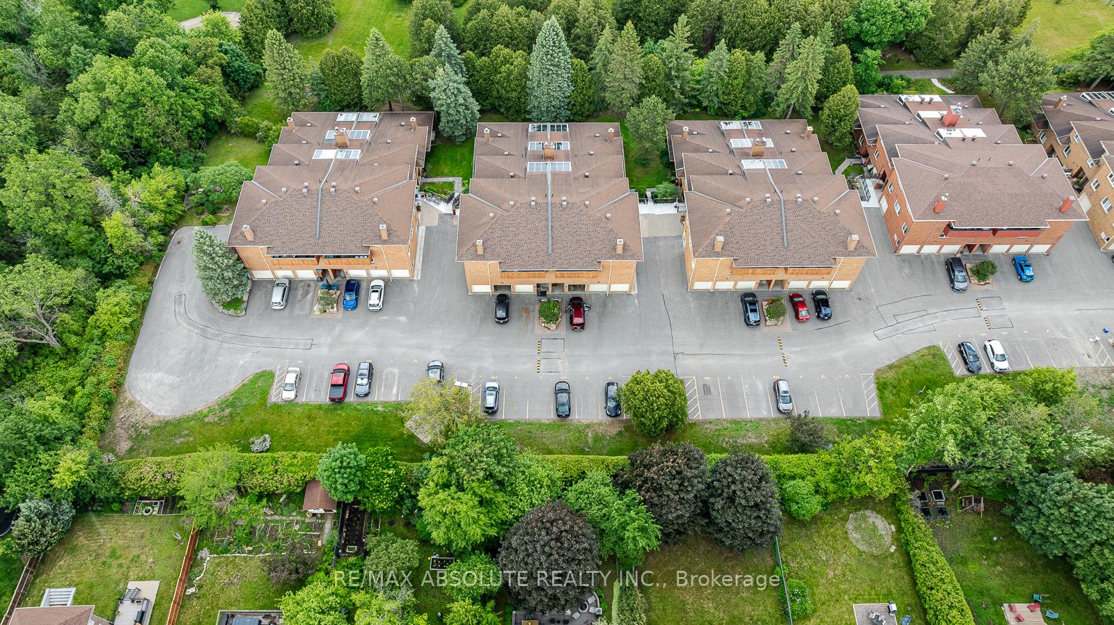 Photo 3 of 206 Stratas Court, Ottawa, Kanata - Katimavik — HOMEH
