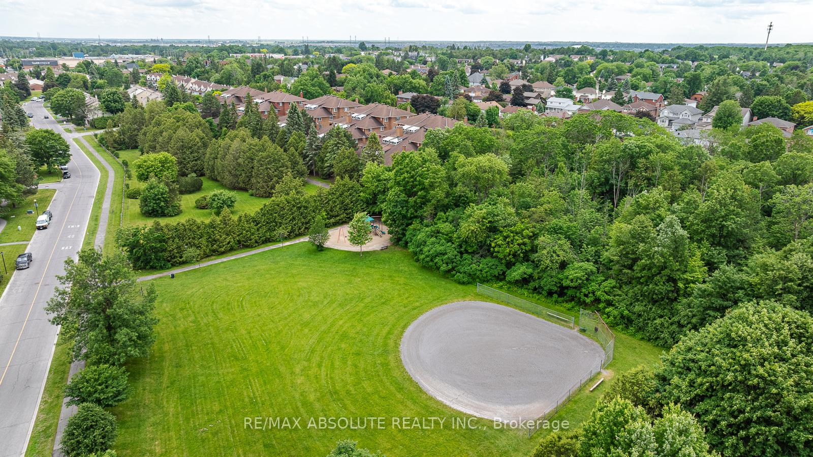 Photo 4 of 206 Stratas Court, Ottawa, Kanata - Katimavik — HOMEH