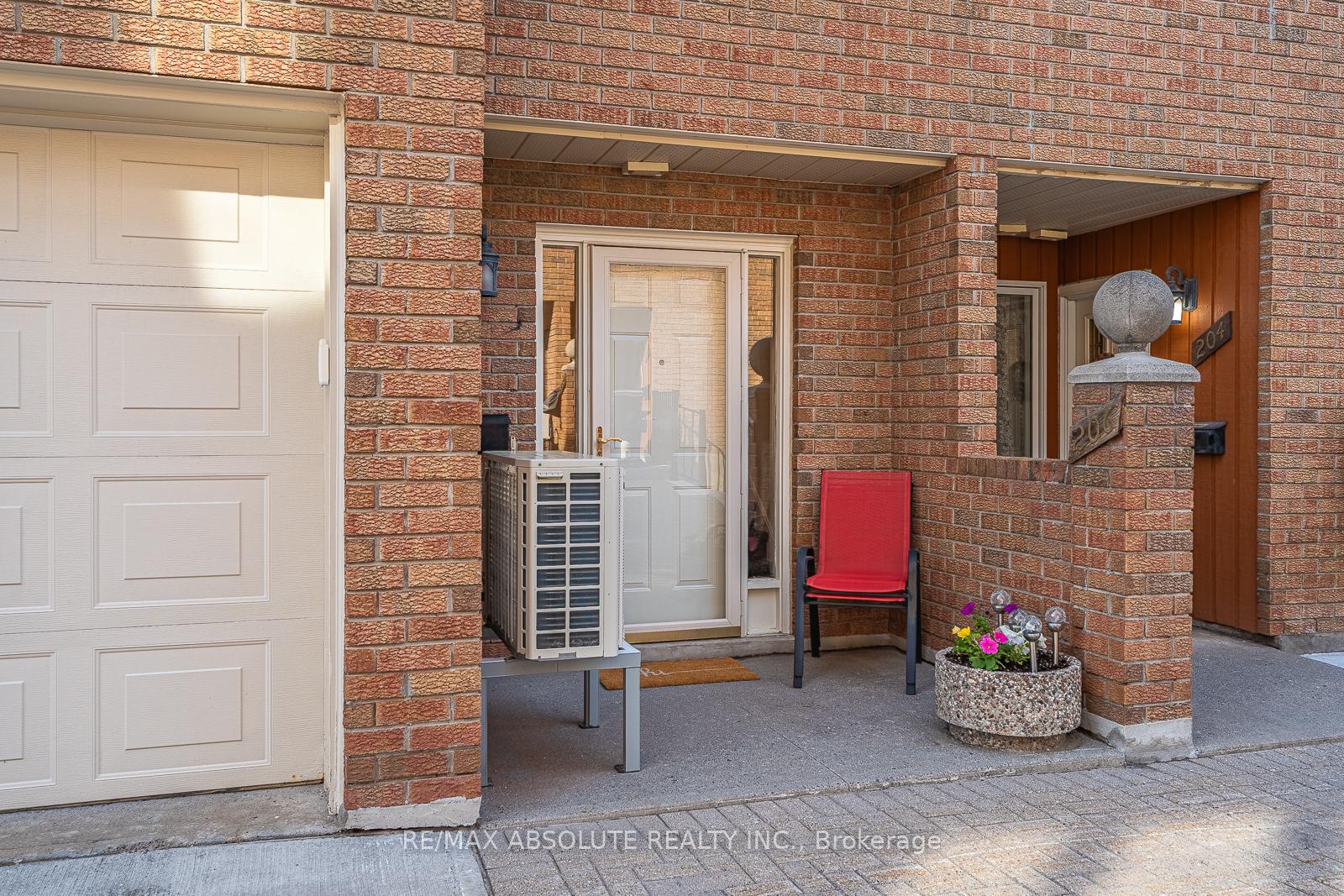 Photo 11 of 206 Stratas Court, Ottawa, Kanata - Katimavik — HOMEH