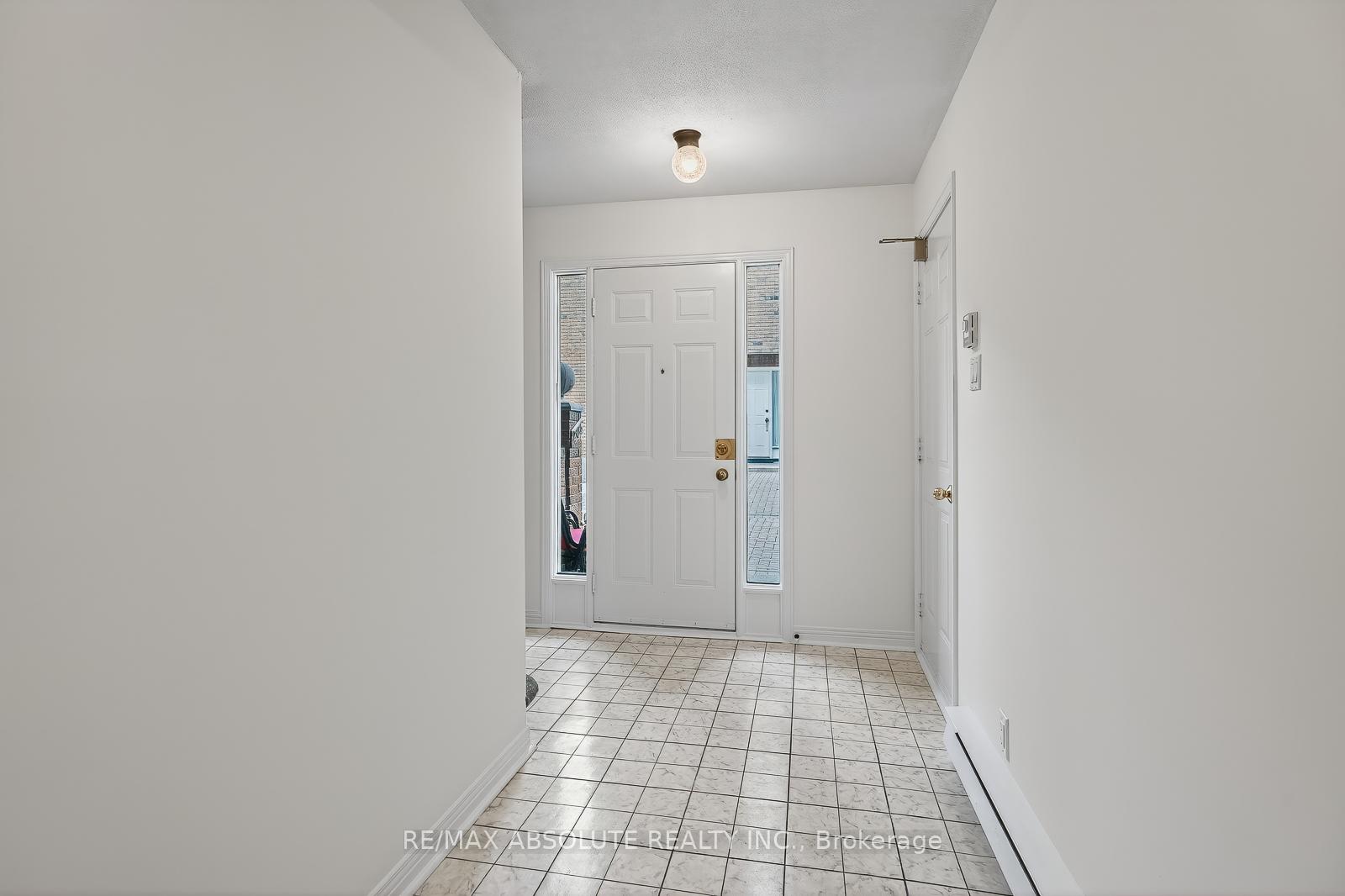 Photo 12 of 206 Stratas Court, Ottawa, Kanata - Katimavik — HOMEH