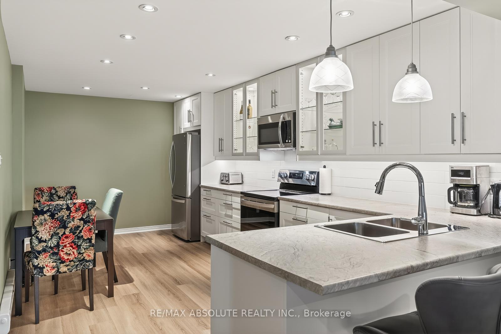 Photo 15 of 206 Stratas Court, Ottawa, Kanata - Katimavik — HOMEH