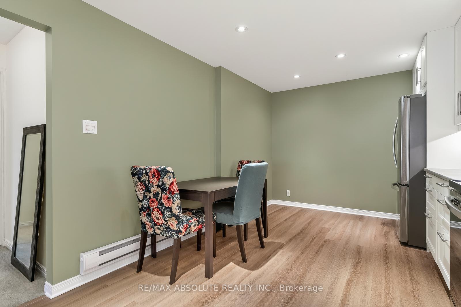 Photo 16 of 206 Stratas Court, Ottawa, Kanata - Katimavik — HOMEH