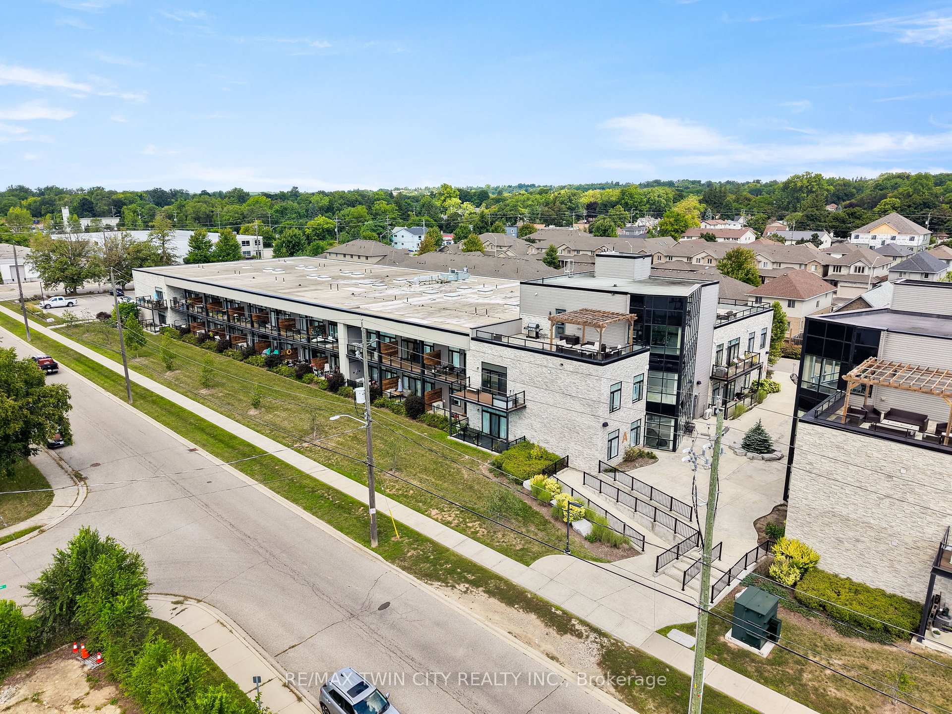 Photo 3 of Unit 207, Building A, 85 A Morrell Street, Brantford, Holmedale — HOMEH