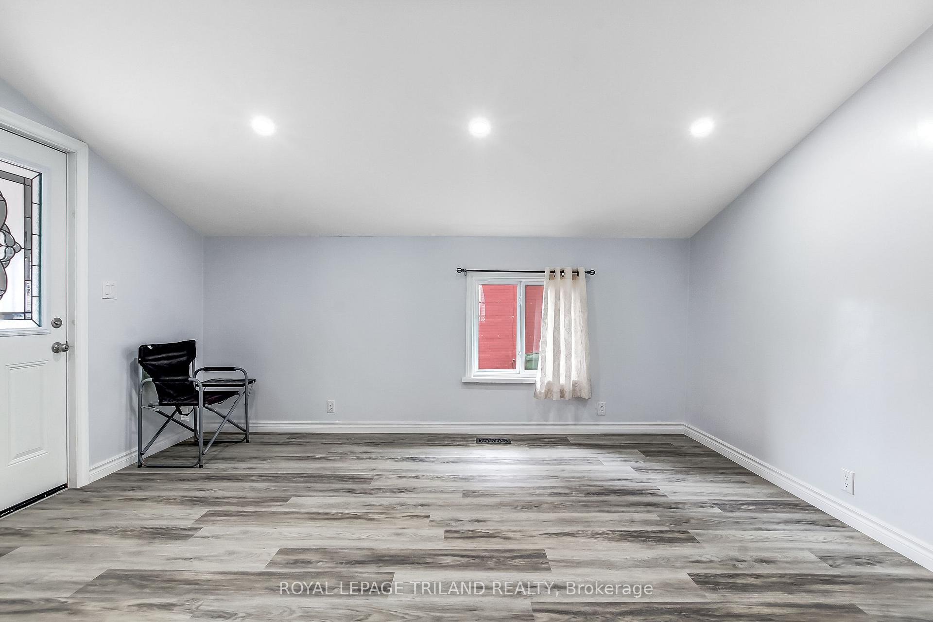 Photo 5 of 56 Mondamin Street, St. Thomas — HOMEH
