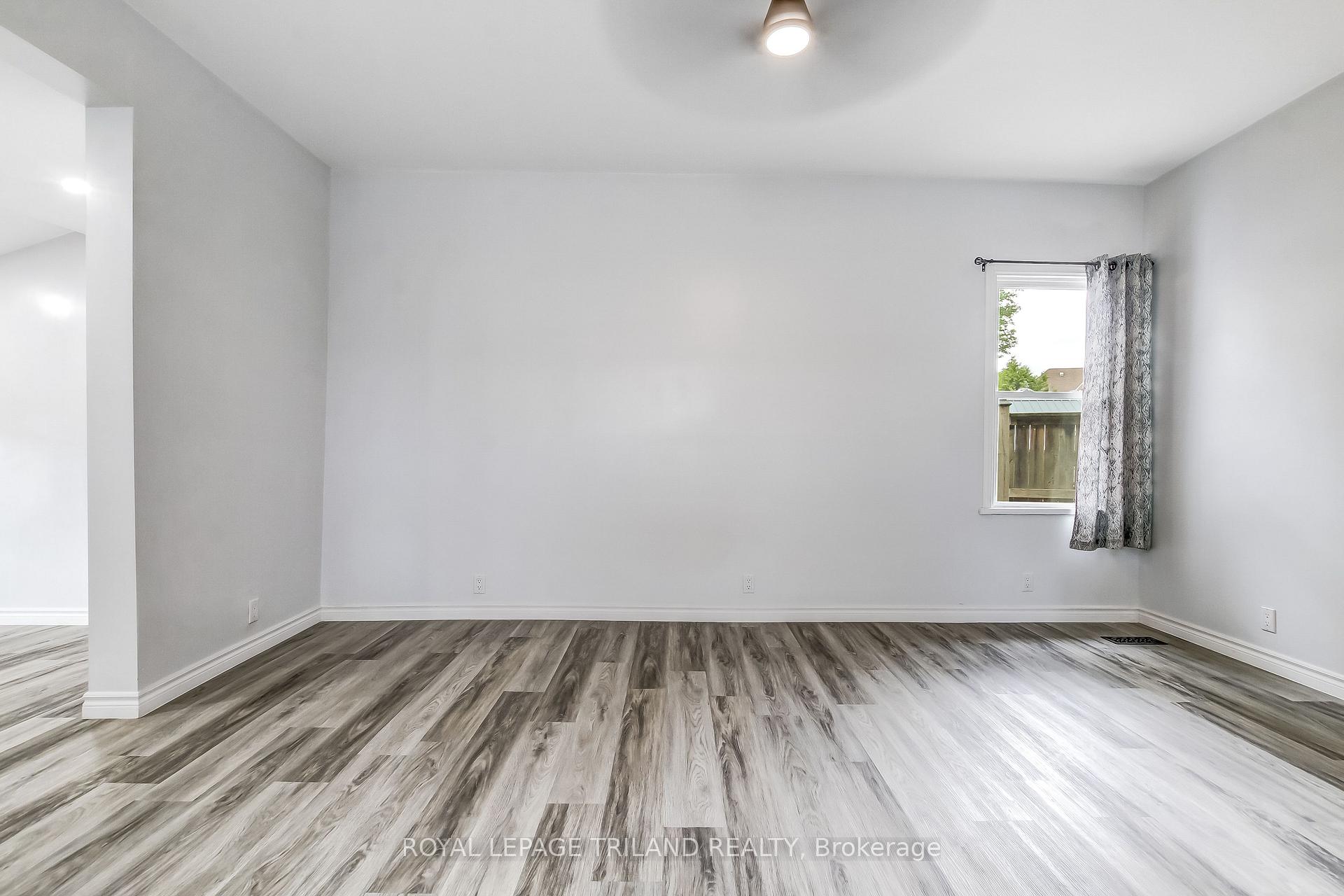 Photo 14 of 56 Mondamin Street, St. Thomas — HOMEH