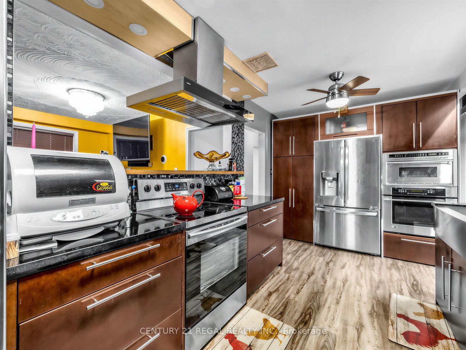 Photo 14 of 121 Janray Drive, Scarborough, Woburn — HOMEH
