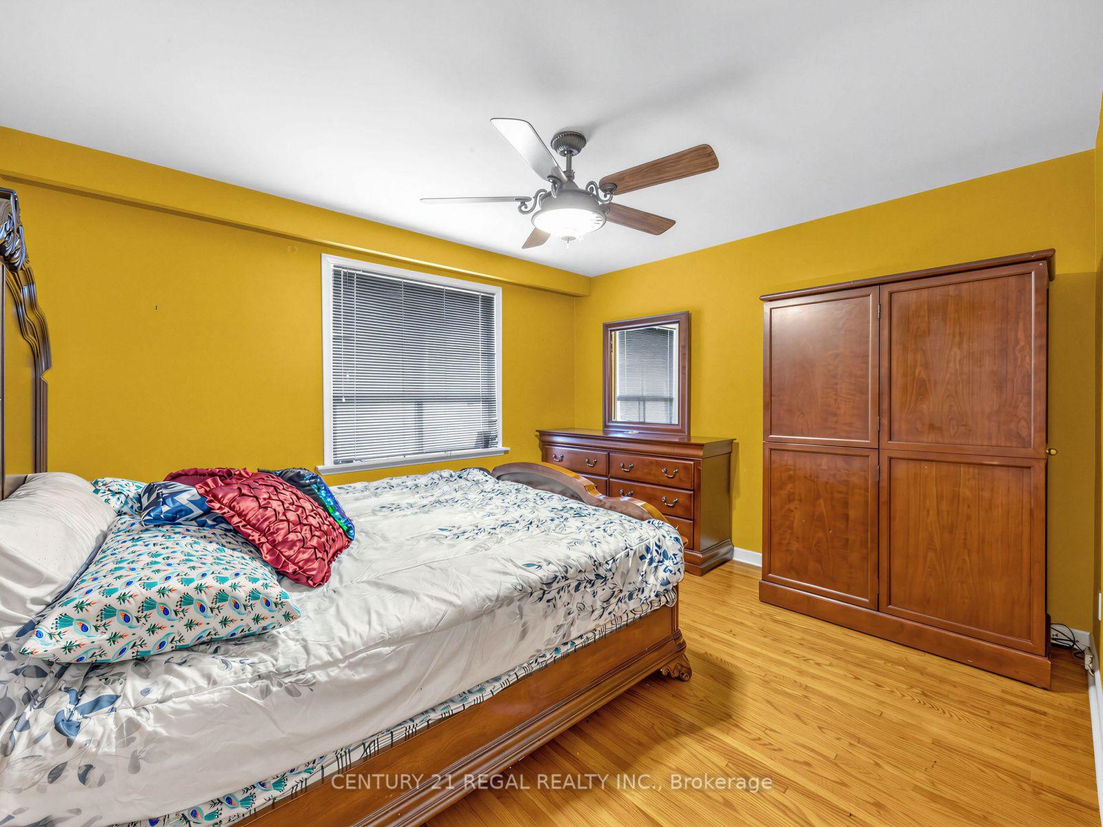 Photo 18 of 121 Janray Drive, Scarborough, Woburn — HOMEH