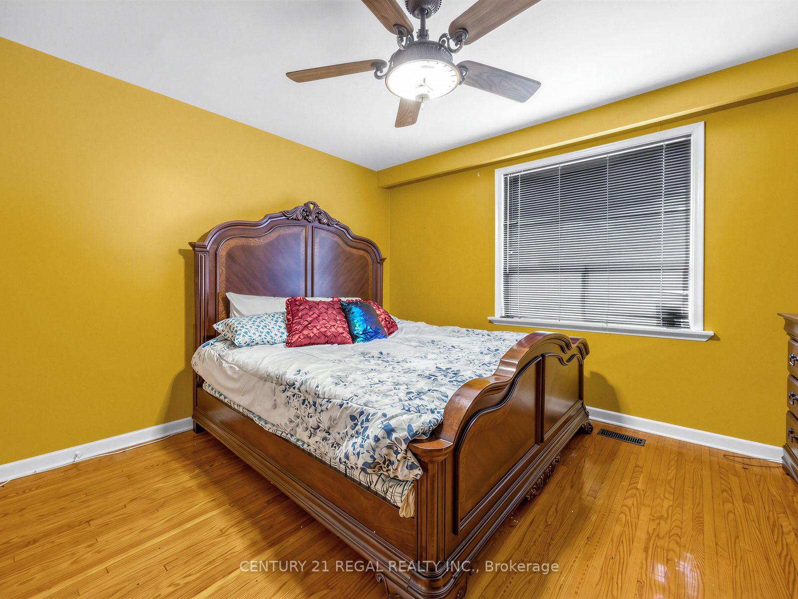 Photo 19 of 121 Janray Drive, Scarborough, Woburn — HOMEH