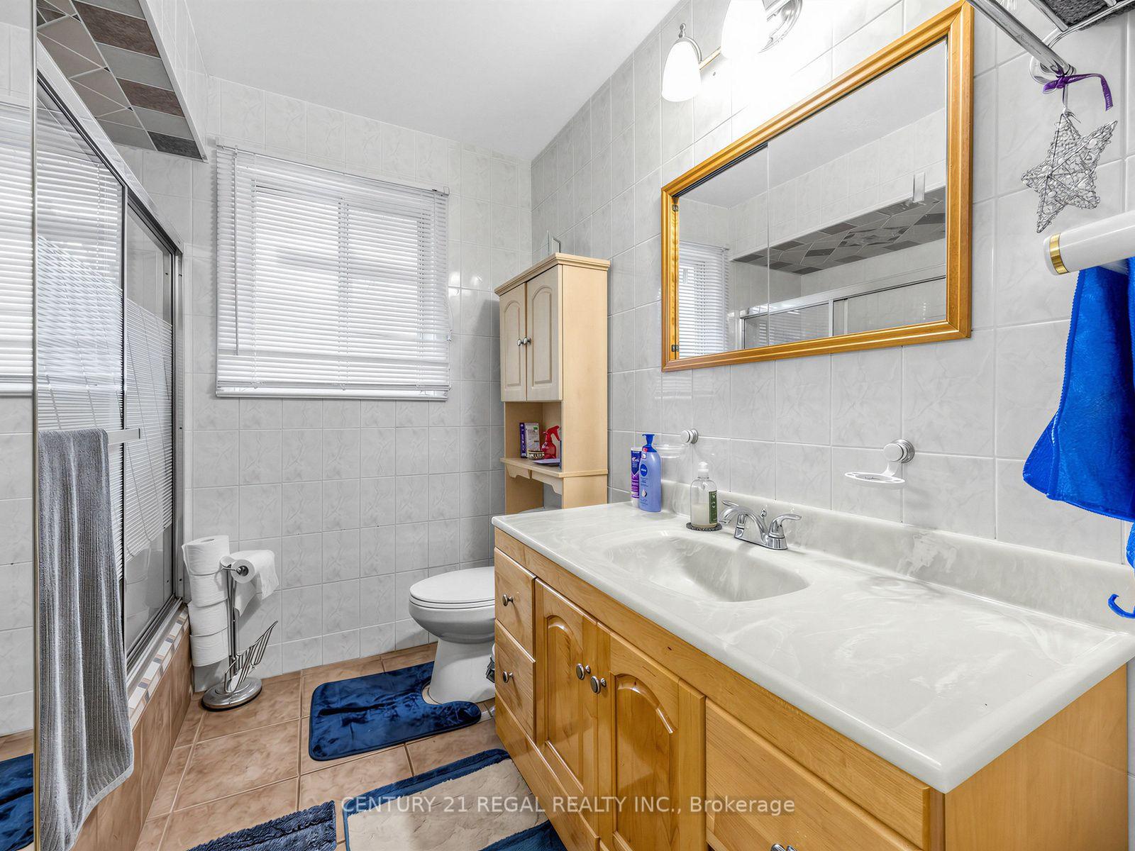 Photo 20 of 121 Janray Drive, Scarborough, Woburn — HOMEH