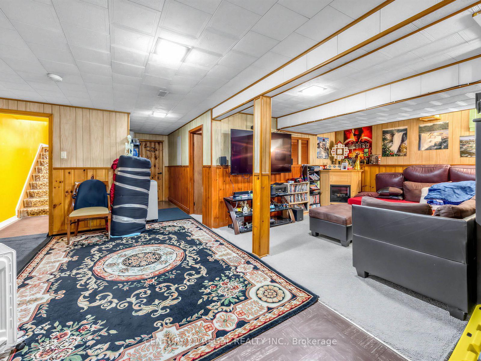 Photo 25 of 121 Janray Drive, Scarborough, Woburn — HOMEH