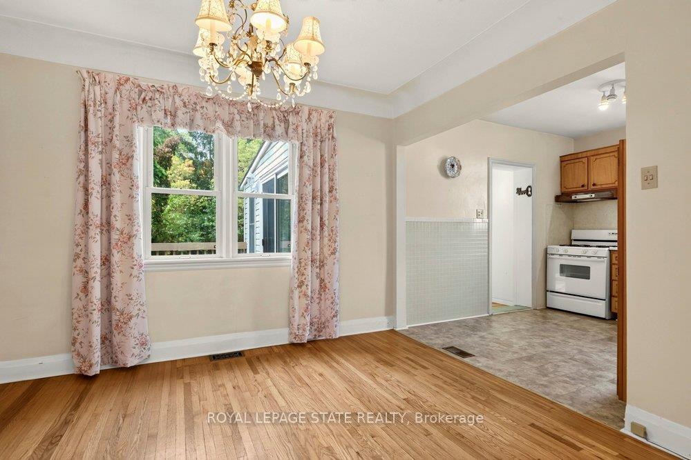 Photo 6 of 64 Tweedsmuir Avenue, Hamilton, Dundas — HOMEH