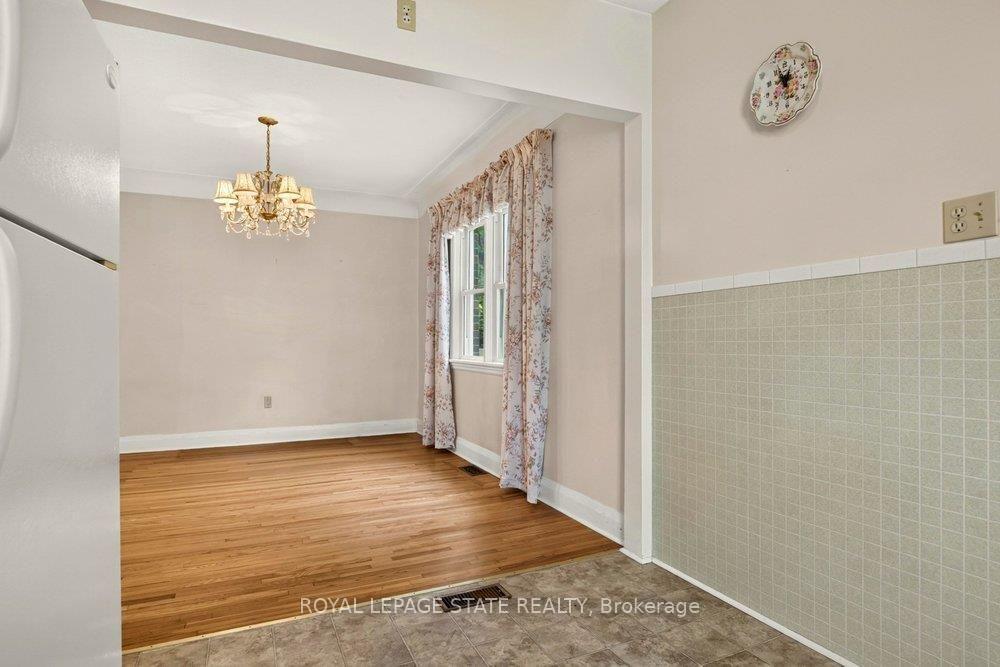 Photo 7 of 64 Tweedsmuir Avenue, Hamilton, Dundas — HOMEH