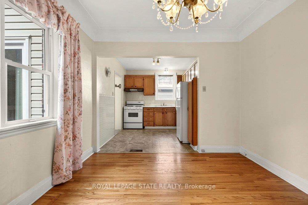 Photo 9 of 64 Tweedsmuir Avenue, Hamilton, Dundas — HOMEH
