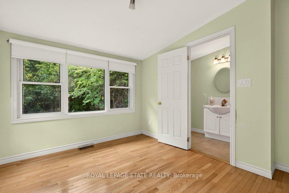 Photo 14 of 64 Tweedsmuir Avenue, Hamilton, Dundas — HOMEH