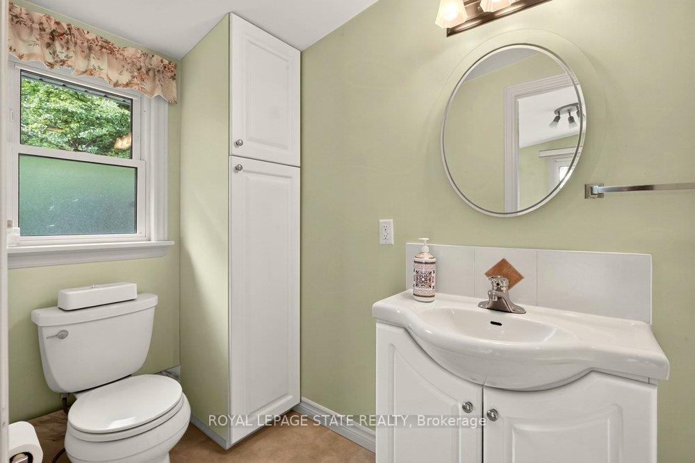 Photo 15 of 64 Tweedsmuir Avenue, Hamilton, Dundas — HOMEH