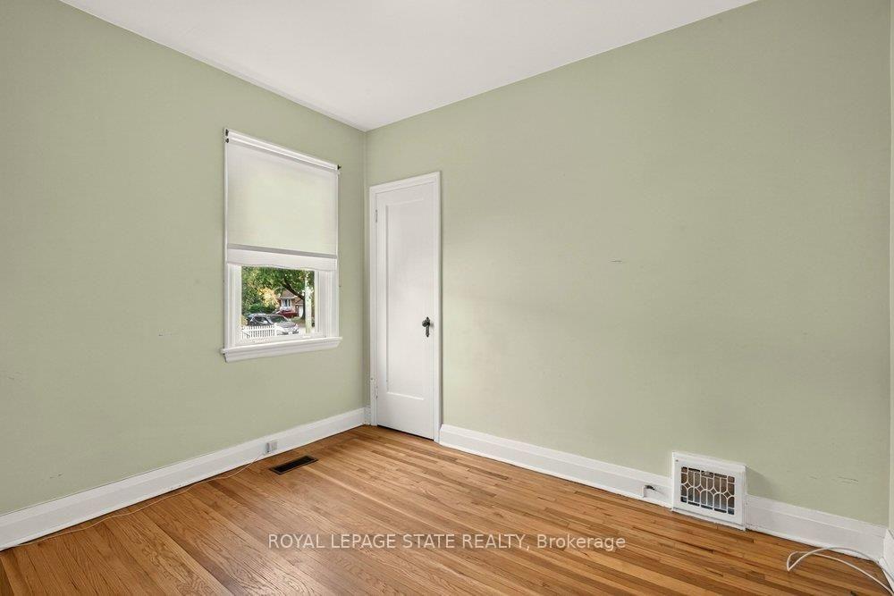 Photo 21 of 64 Tweedsmuir Avenue, Hamilton, Dundas — HOMEH