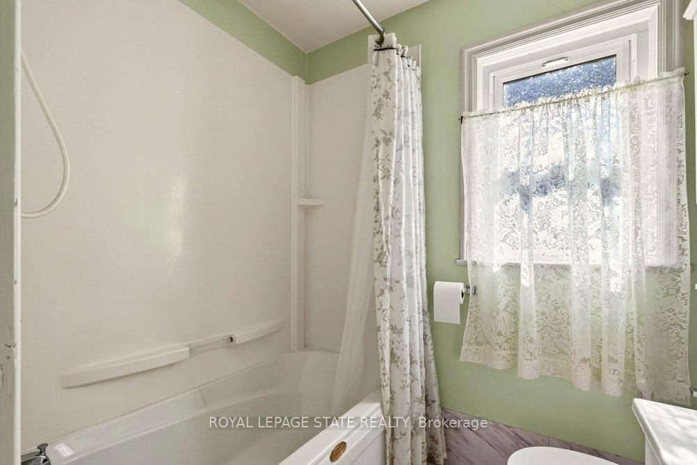 Photo 27 of 64 Tweedsmuir Avenue, Hamilton, Dundas — HOMEH