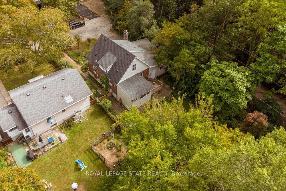 Photo 46 of 64 Tweedsmuir Avenue, Hamilton, Dundas — HOMEH