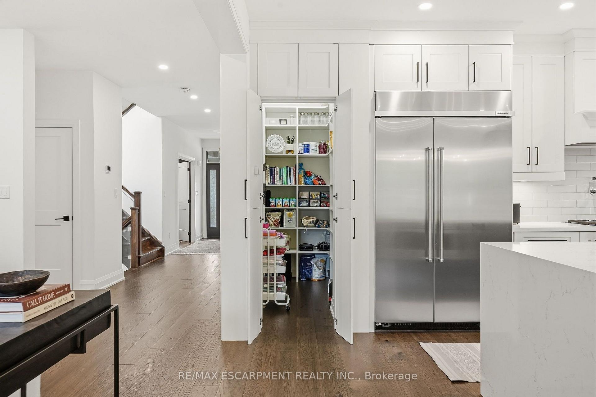 Photo 11 of 420 Oakwood Drive, Burlington, Roseland — HOMEH