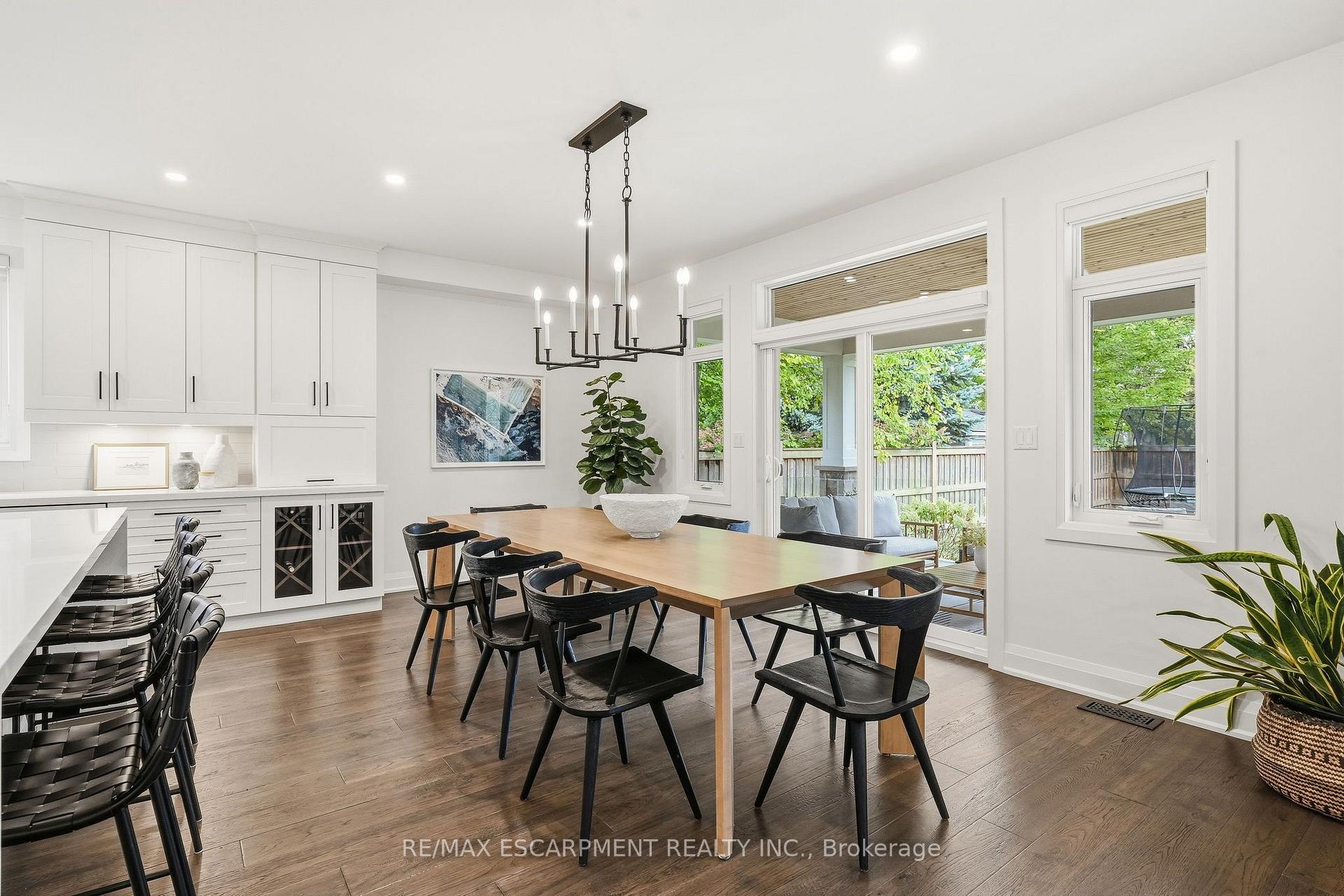 Photo 14 of 420 Oakwood Drive, Burlington, Roseland — HOMEH
