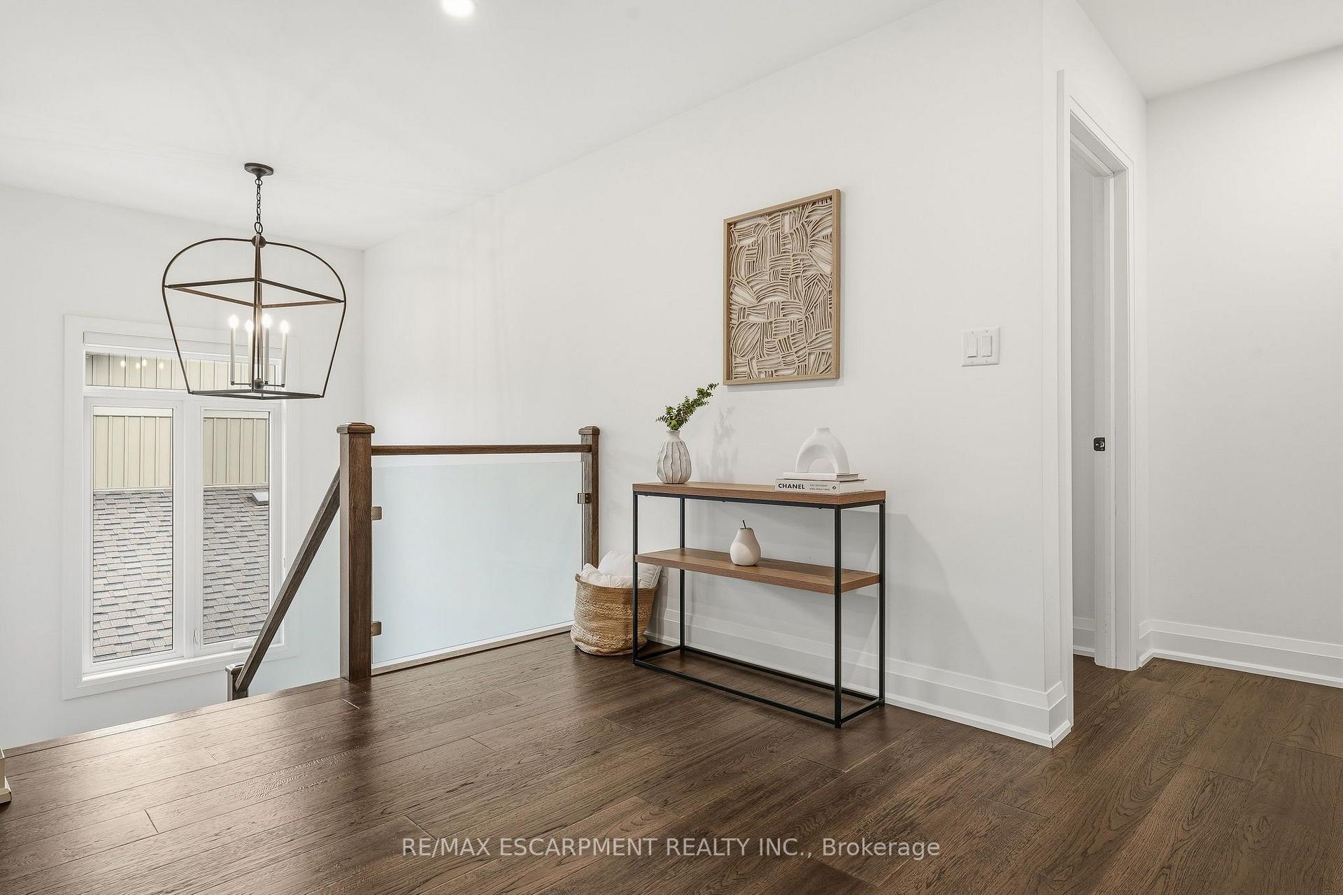 Photo 22 of 420 Oakwood Drive, Burlington, Roseland — HOMEH