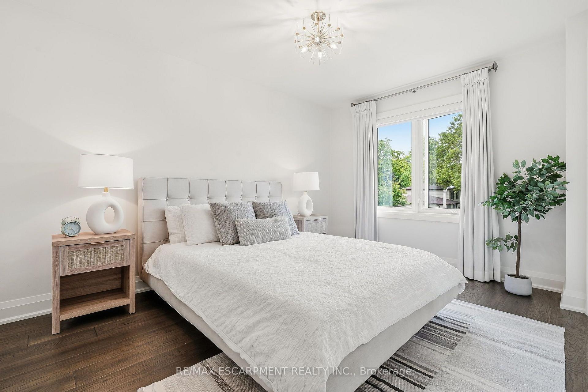 Photo 31 of 420 Oakwood Drive, Burlington, Roseland — HOMEH