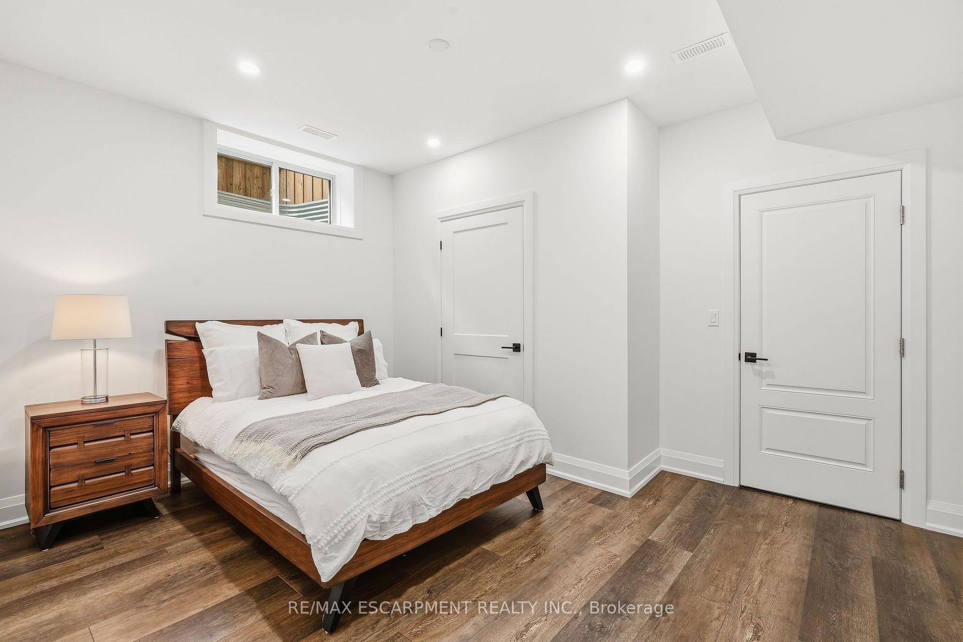 Photo 41 of 420 Oakwood Drive, Burlington, Roseland — HOMEH