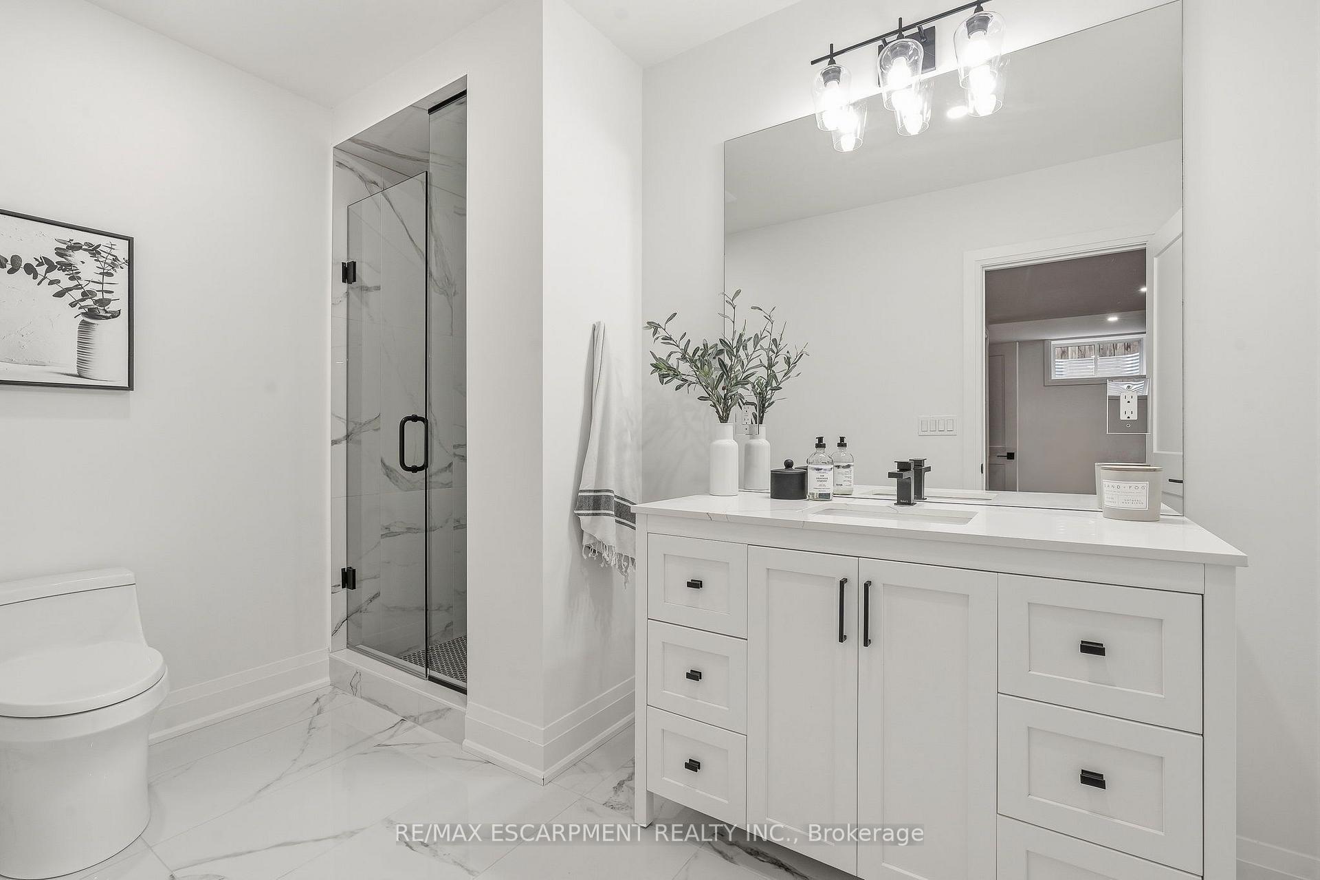 Photo 42 of 420 Oakwood Drive, Burlington, Roseland — HOMEH