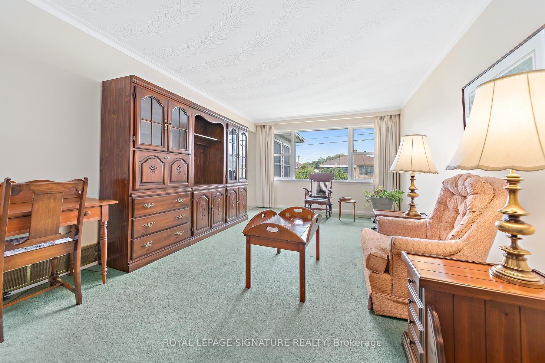 Photo 5 of 29 Heavitree Drive, North York, Downsview-Roding-CFB — HOMEH