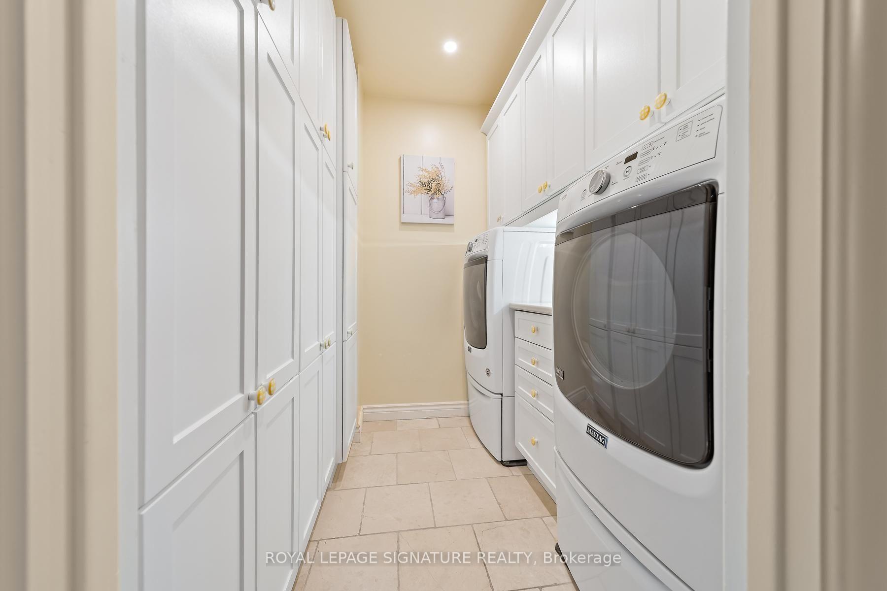 Photo 18 of 29 Heavitree Drive, North York, Downsview-Roding-CFB — HOMEH