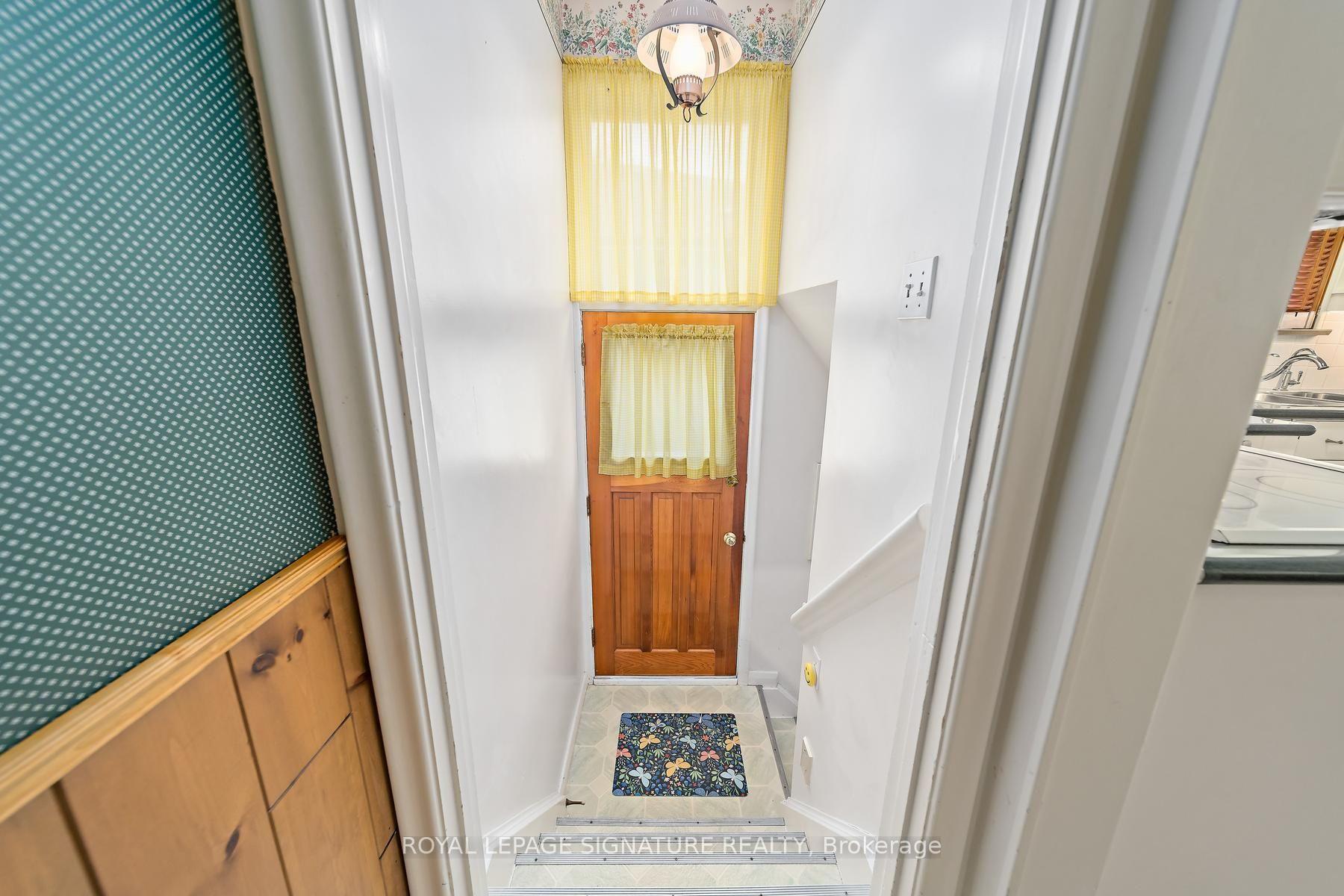 Photo 19 of 29 Heavitree Drive, North York, Downsview-Roding-CFB — HOMEH