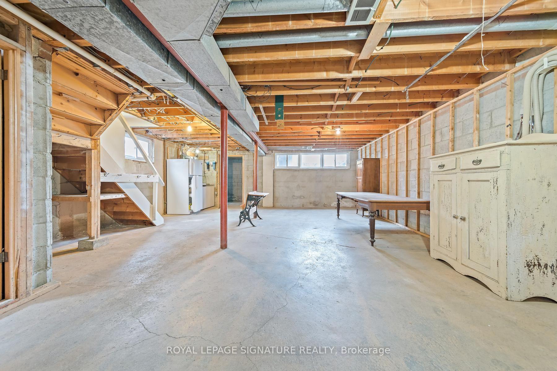 Photo 20 of 29 Heavitree Drive, North York, Downsview-Roding-CFB — HOMEH