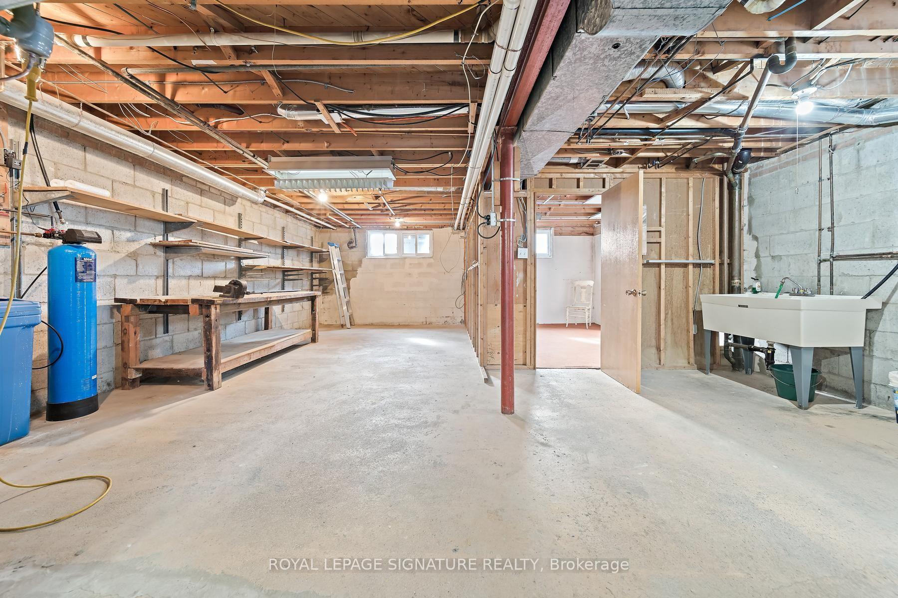 Photo 23 of 29 Heavitree Drive, North York, Downsview-Roding-CFB — HOMEH