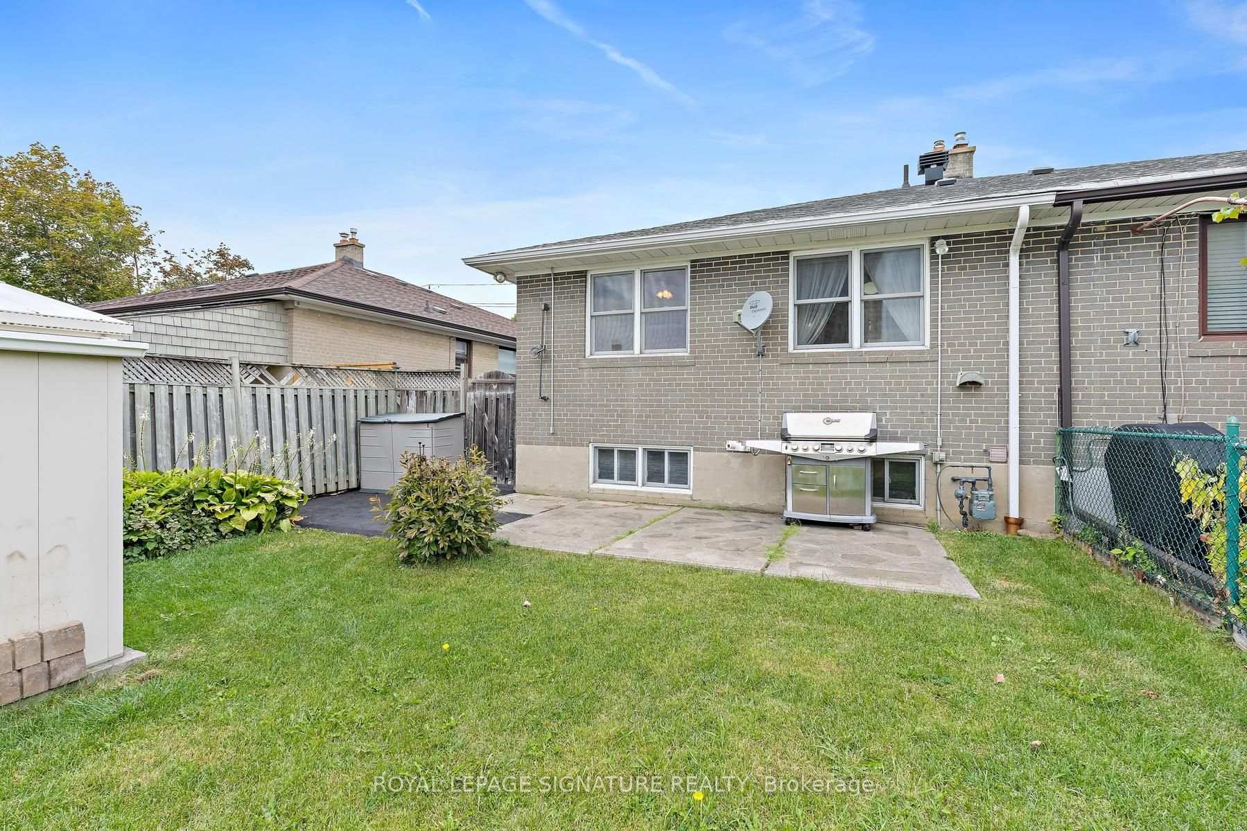 Photo 27 of 29 Heavitree Drive, North York, Downsview-Roding-CFB — HOMEH