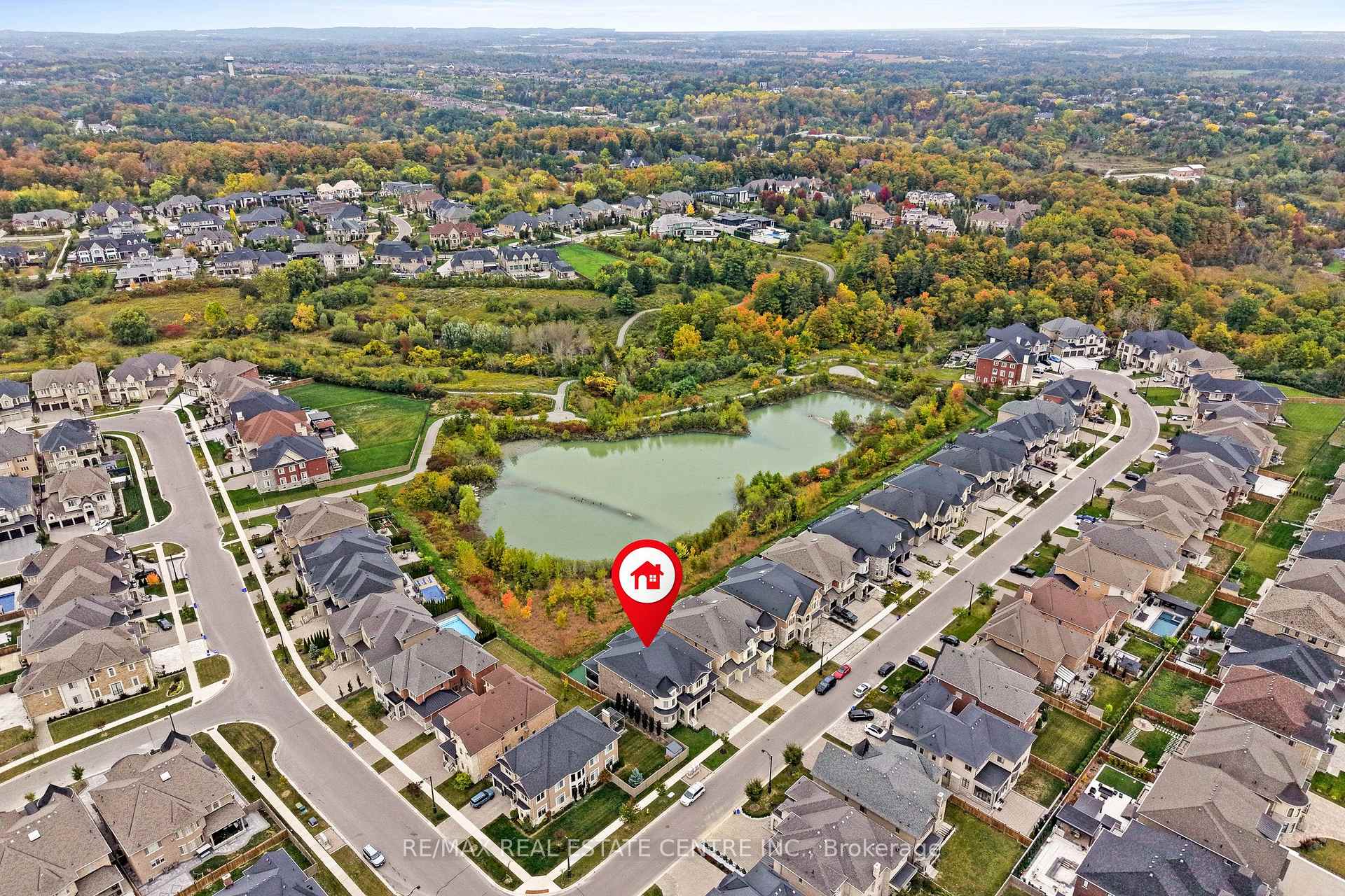 Photo 2 of 10 Rolling Green Court, Vaughan, Kleinburg — HOMEH