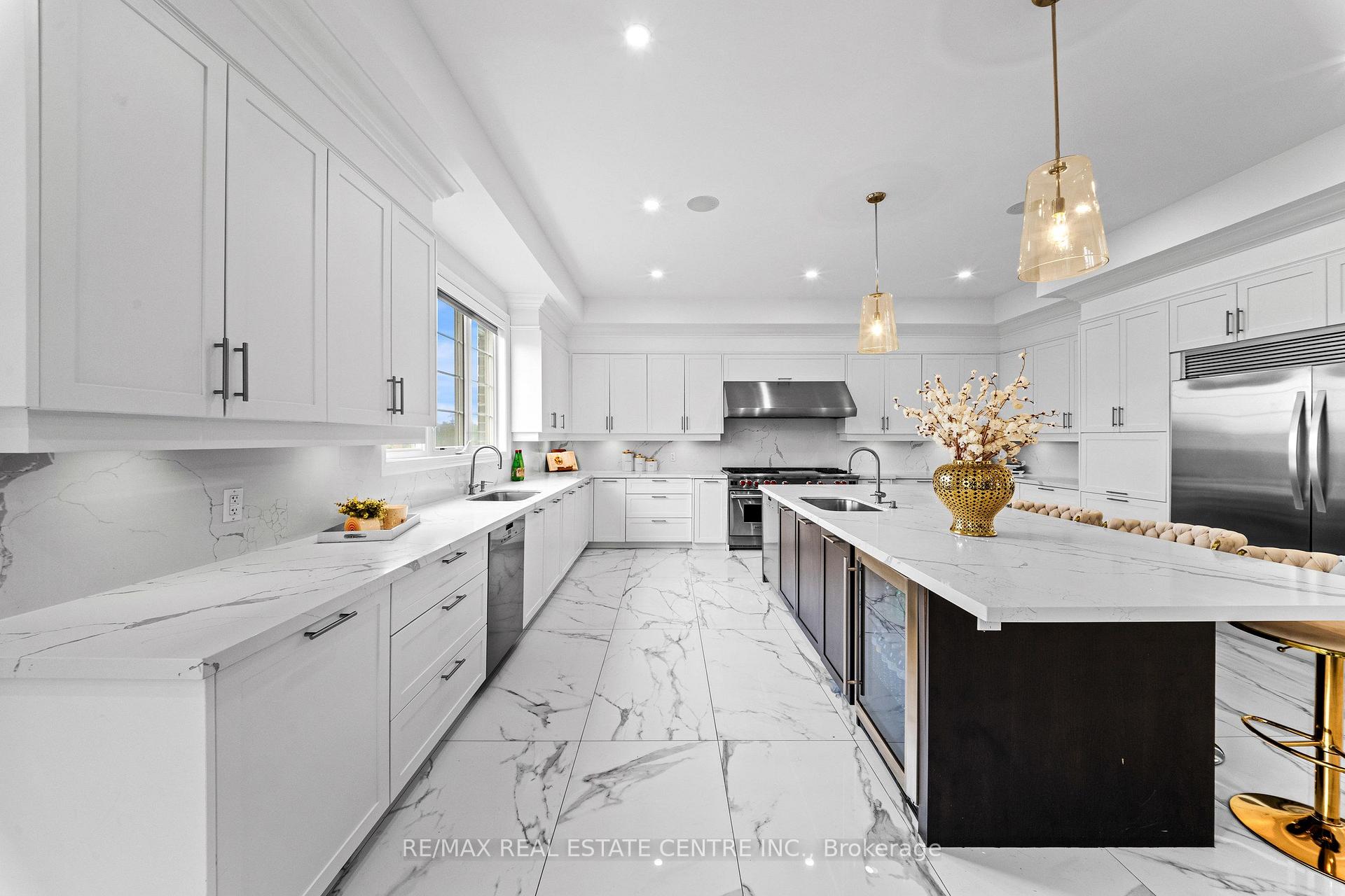 Photo 10 of 10 Rolling Green Court, Vaughan, Kleinburg — HOMEH
