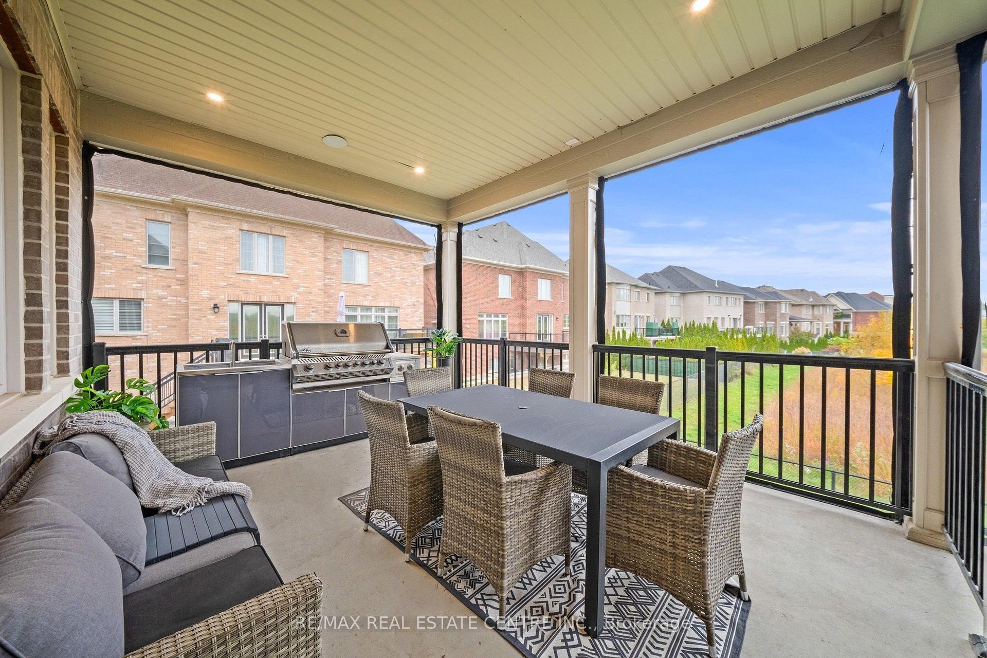 Photo 21 of 10 Rolling Green Court, Vaughan, Kleinburg — HOMEH