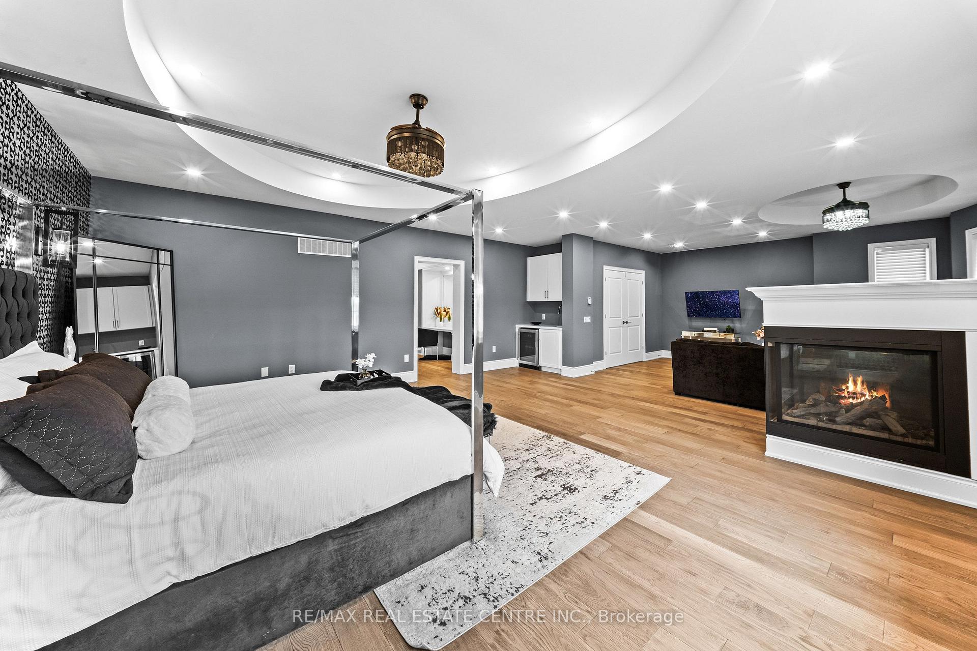 Photo 26 of 10 Rolling Green Court, Vaughan, Kleinburg — HOMEH