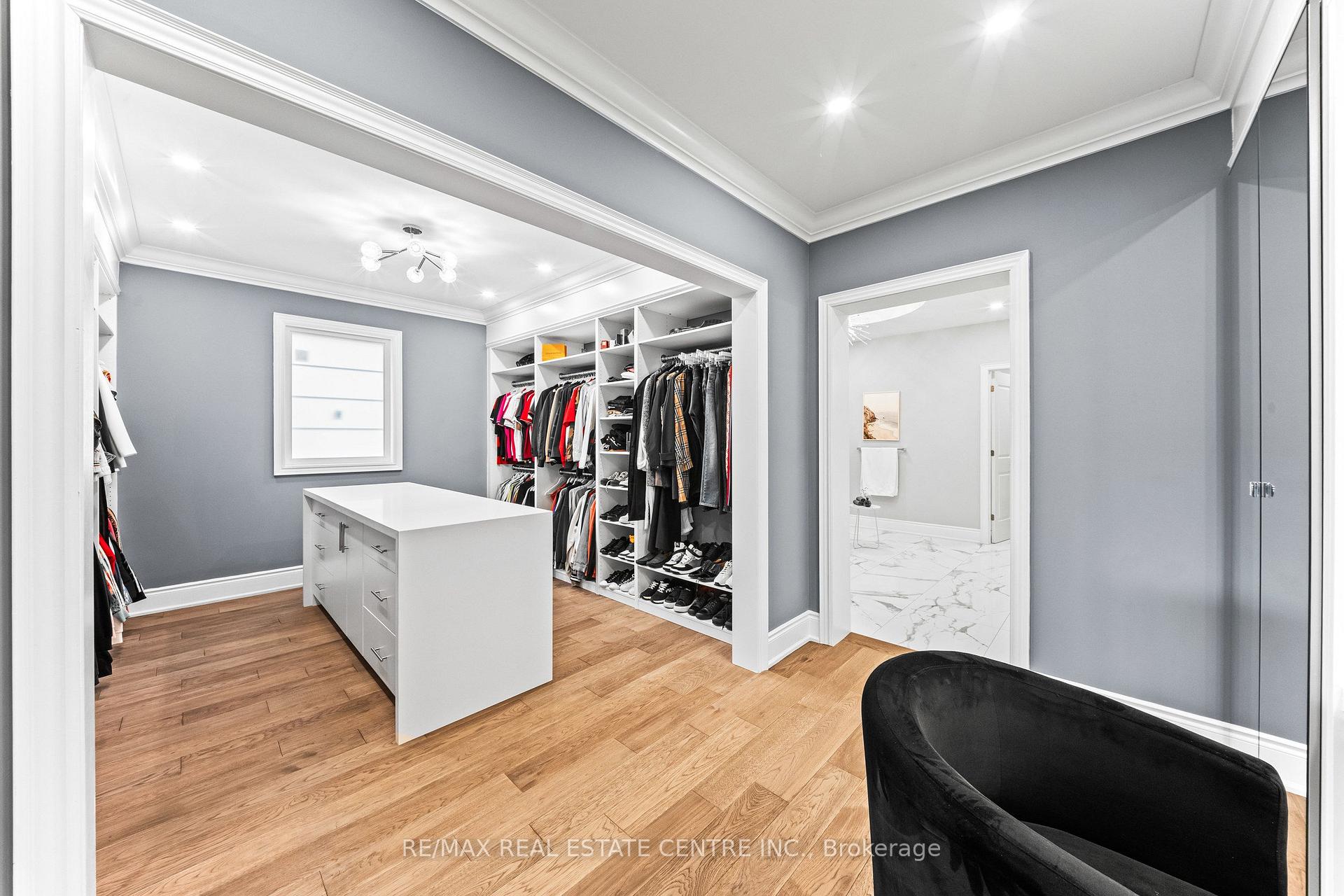 Photo 28 of 10 Rolling Green Court, Vaughan, Kleinburg — HOMEH