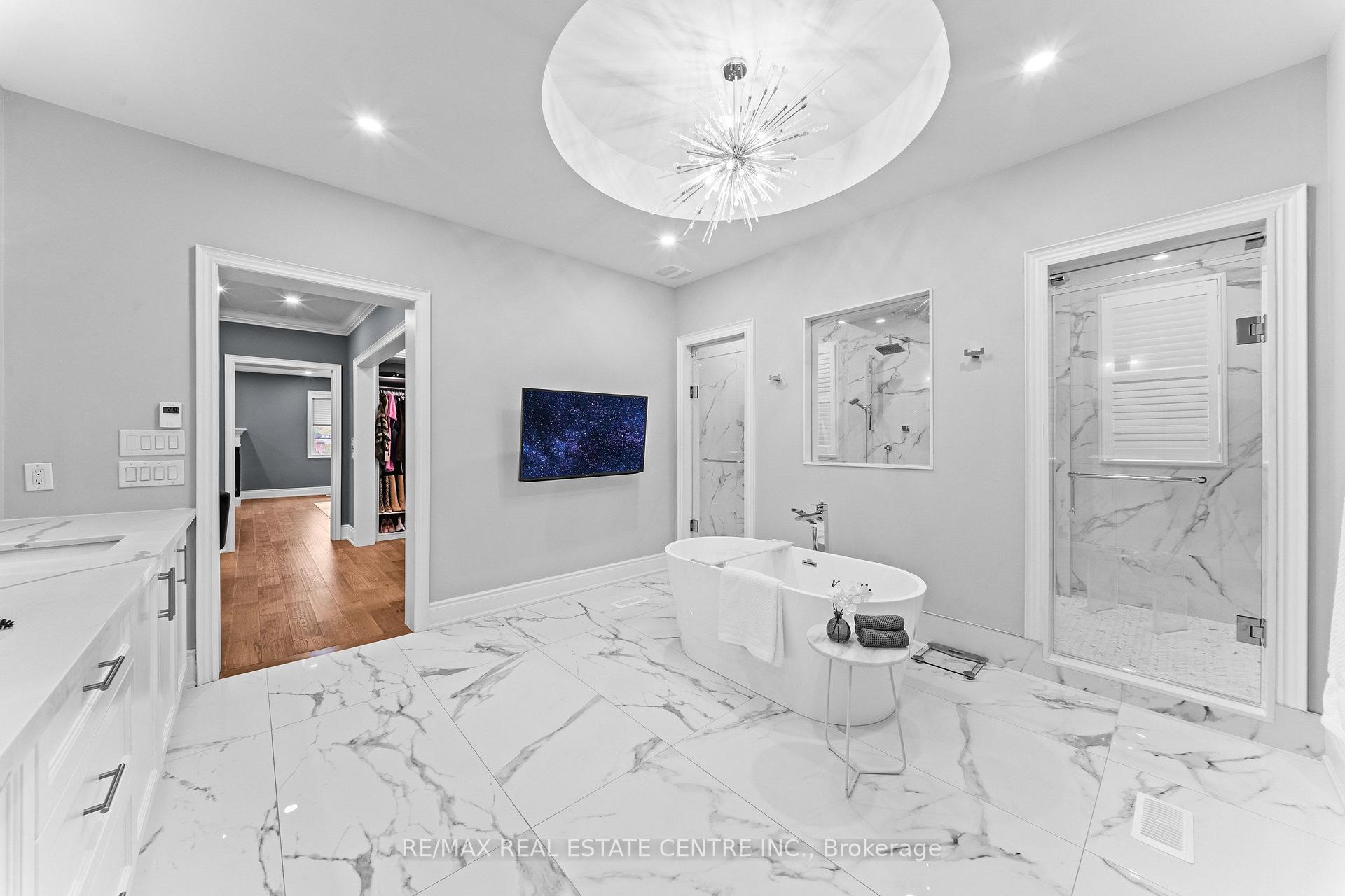 Photo 31 of 10 Rolling Green Court, Vaughan, Kleinburg — HOMEH