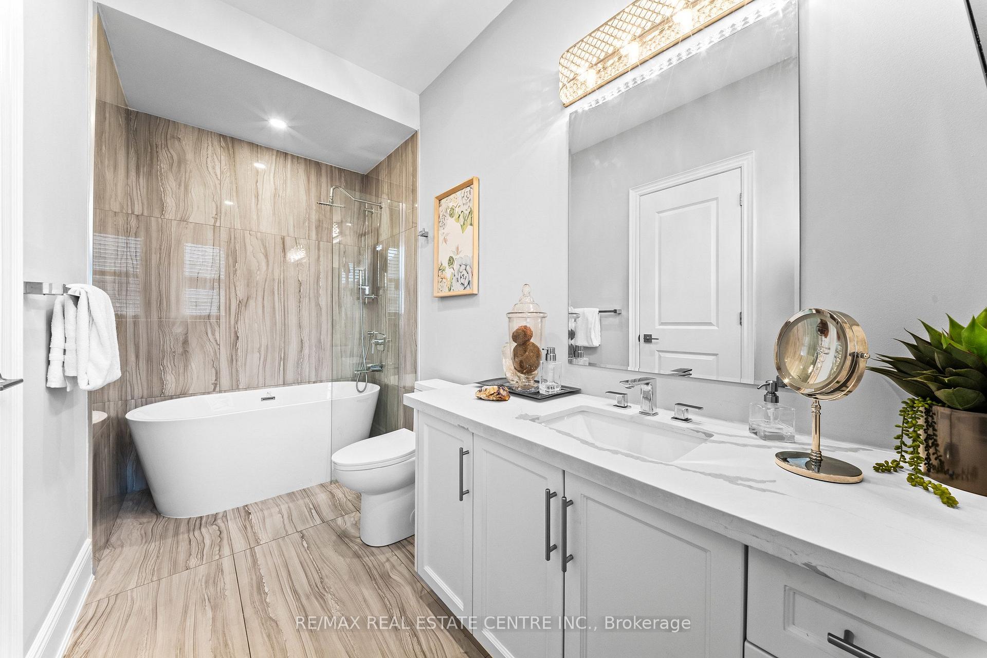 Photo 33 of 10 Rolling Green Court, Vaughan, Kleinburg — HOMEH