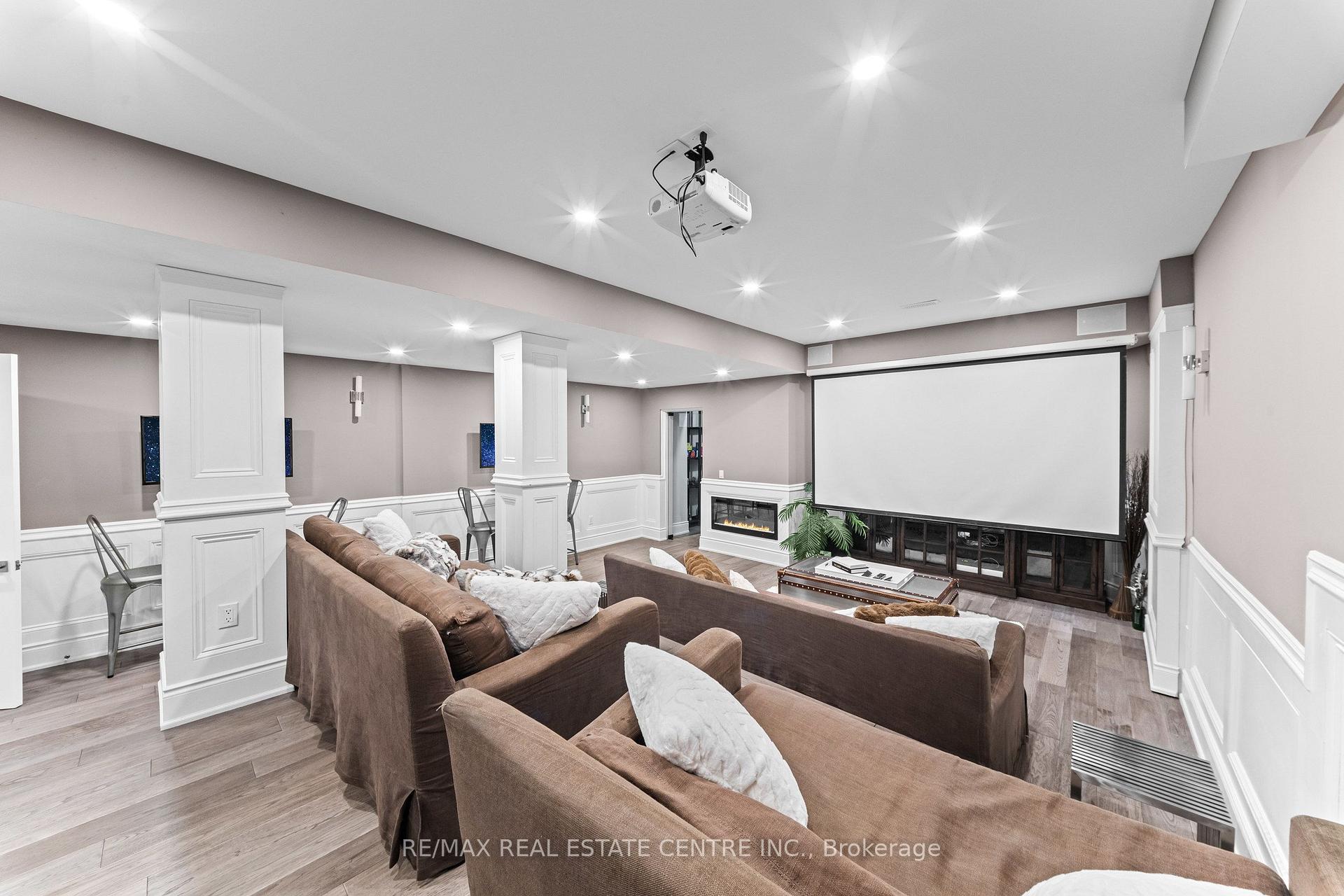 Photo 44 of 10 Rolling Green Court, Vaughan, Kleinburg — HOMEH