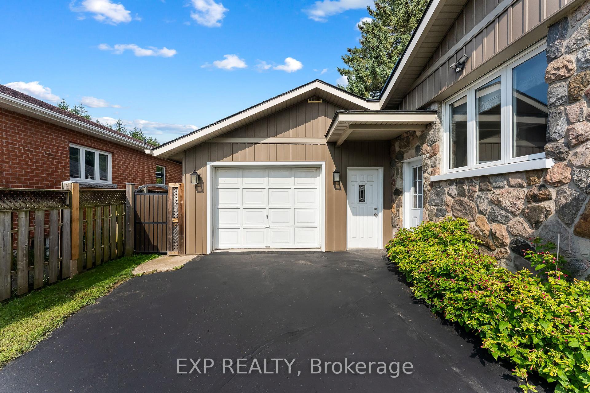 Photo 6 of 2753 St Paul Avenue, Niagara Falls, Stamford — HOMEH
