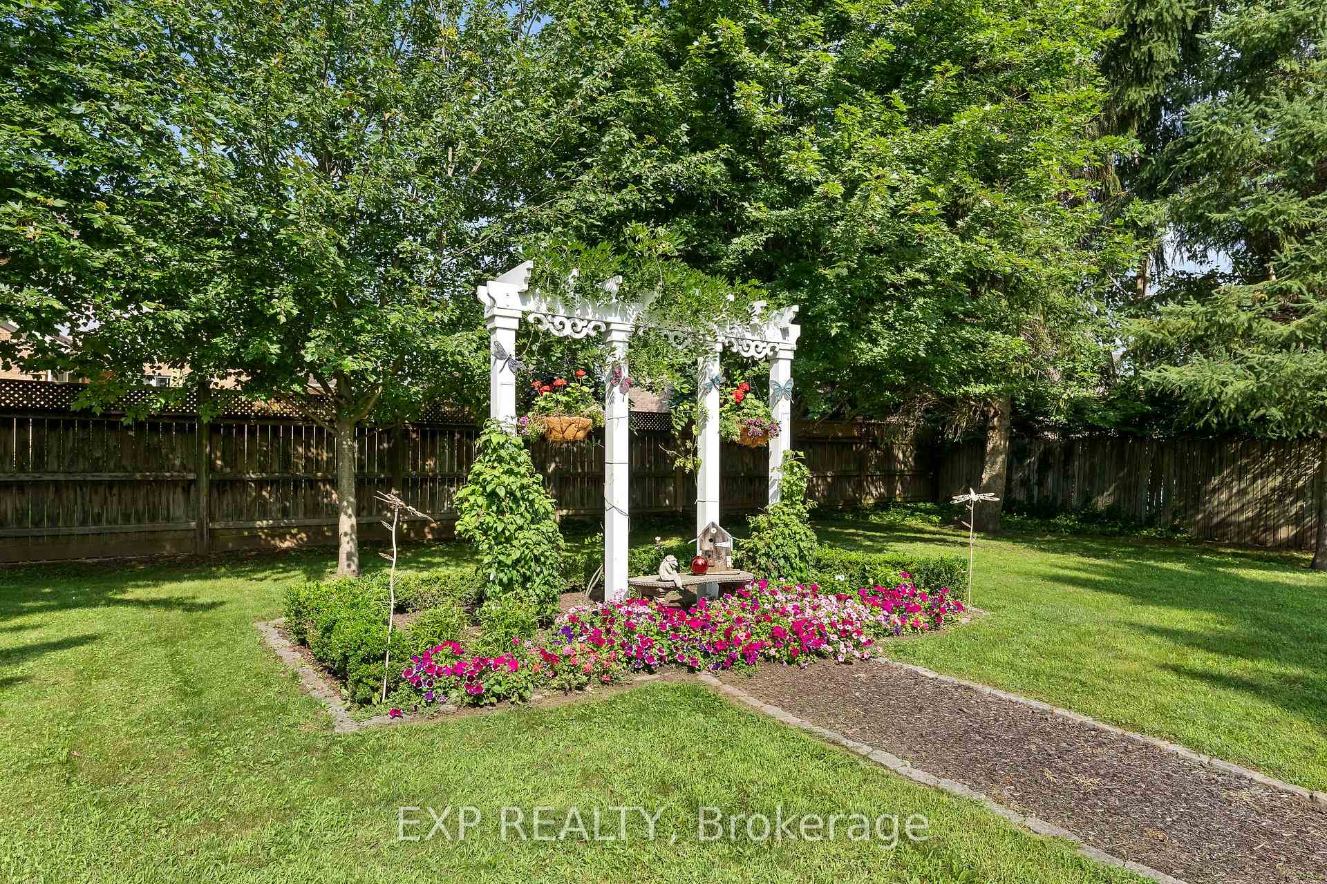 Photo 37 of 2753 St Paul Avenue, Niagara Falls, Stamford — HOMEH