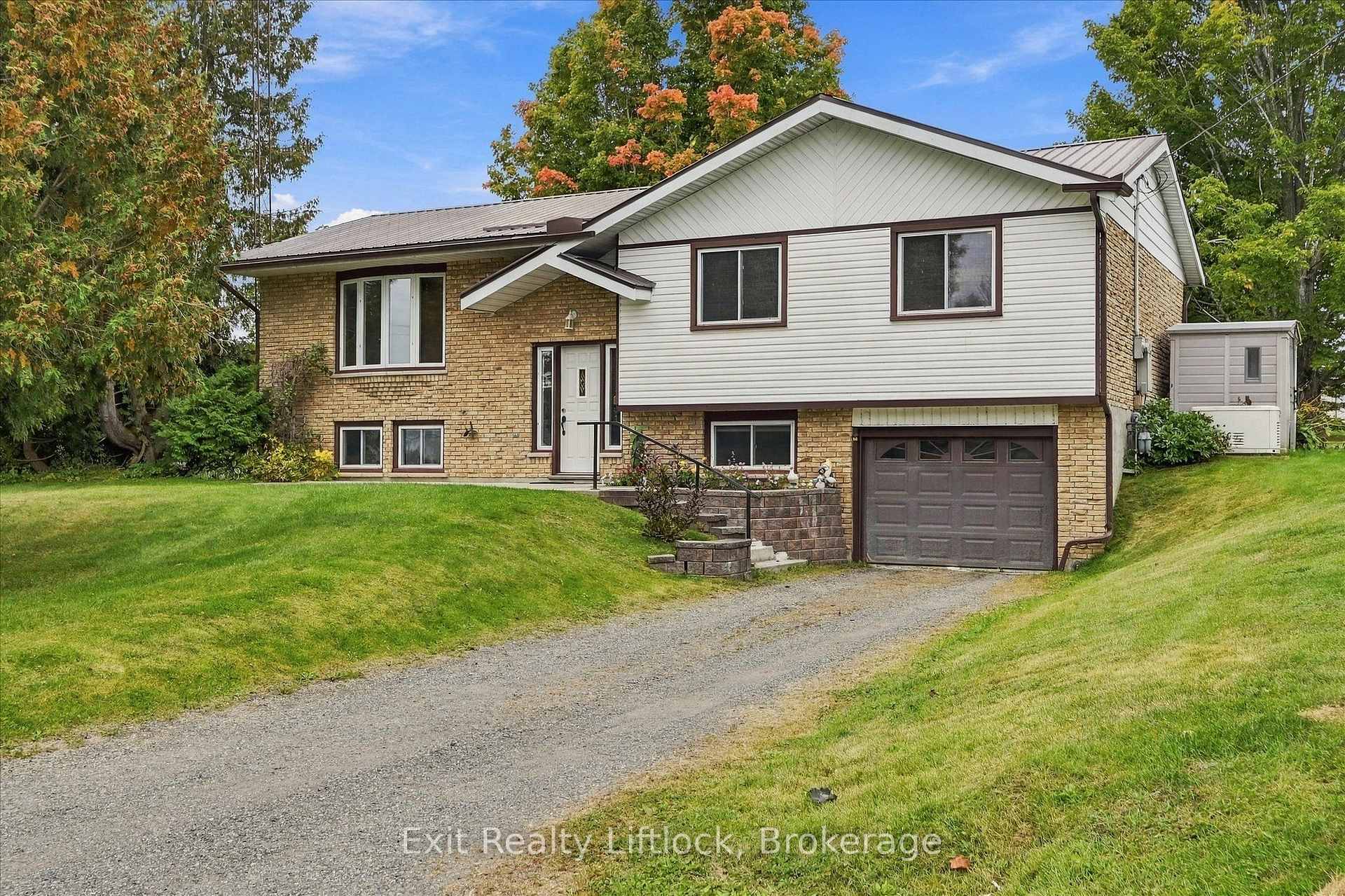 Photo 3 of 842 Chemongview Drive, Selwyn — HOMEH