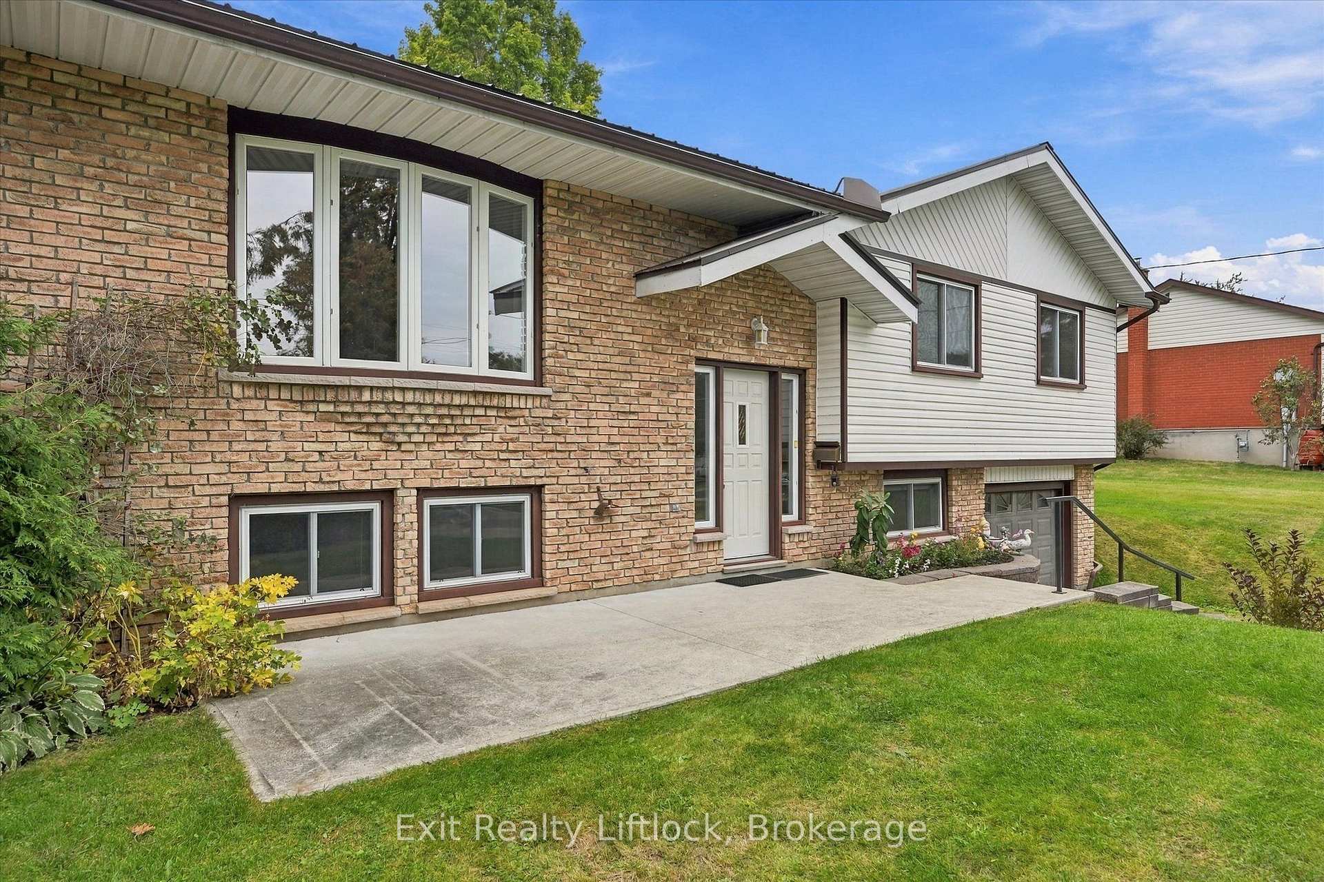 Photo 4 of 842 Chemongview Drive, Selwyn — HOMEH